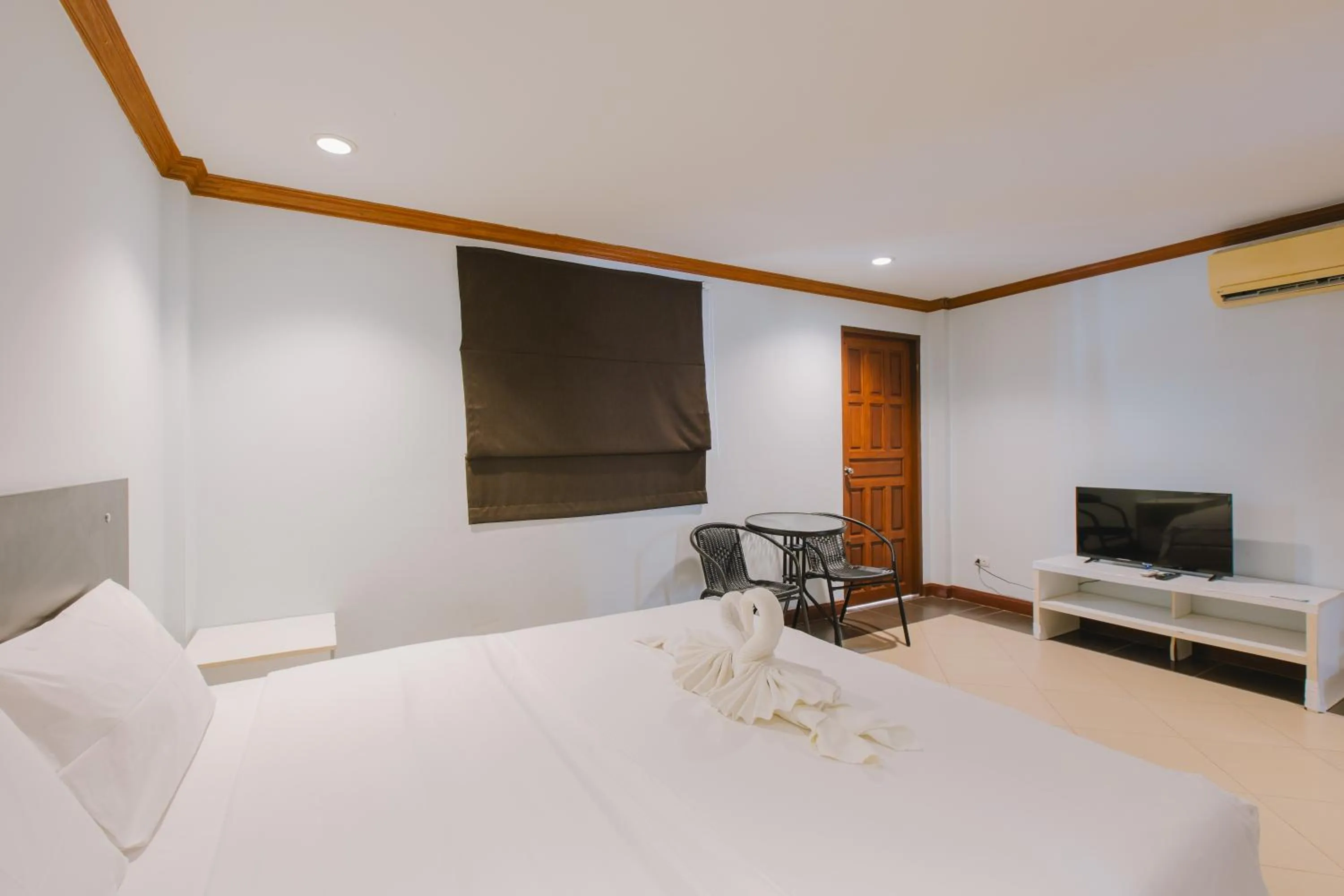 Bedroom, Bed in Sunstar Palace Patong