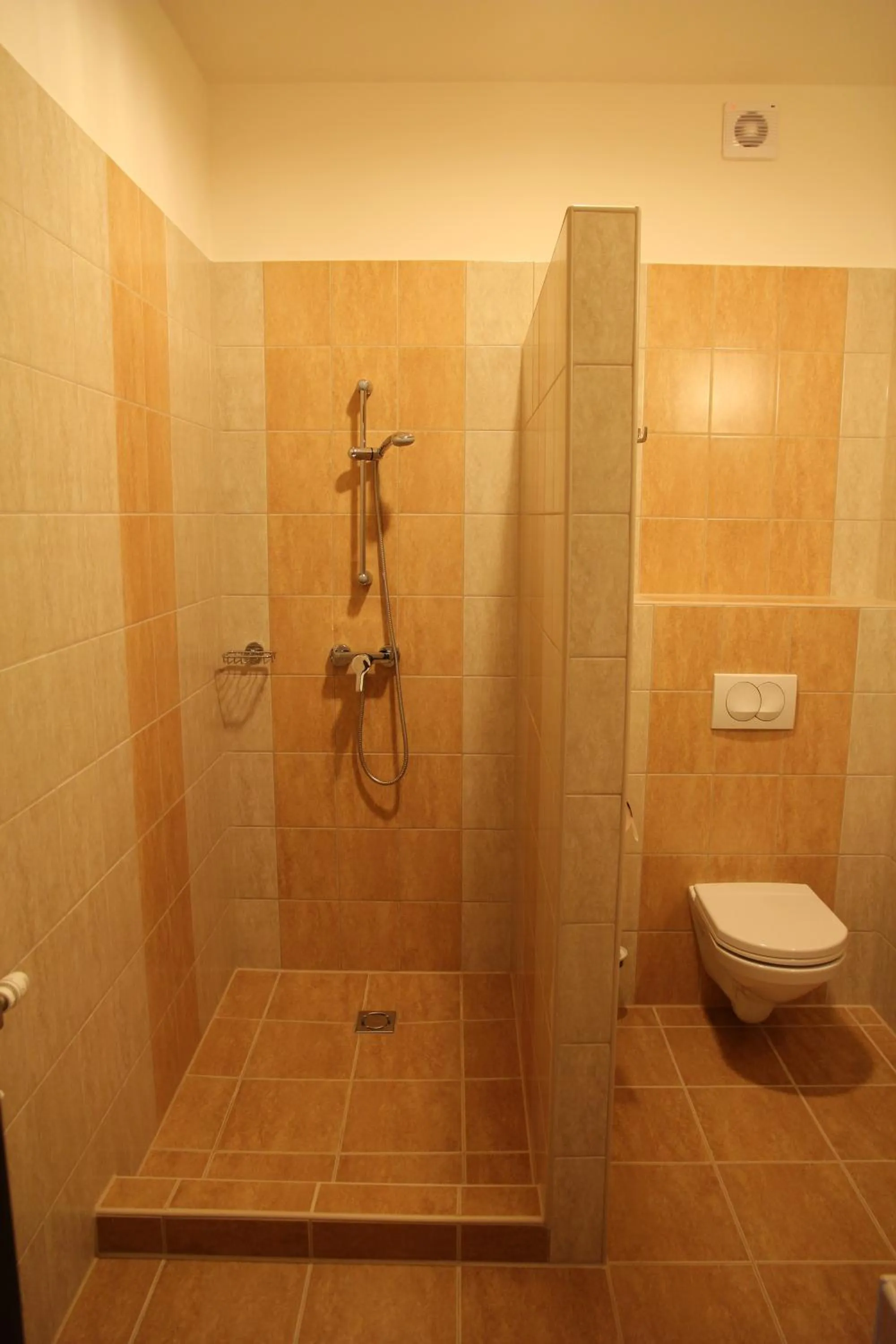 Shower in Tokajvár Hotel