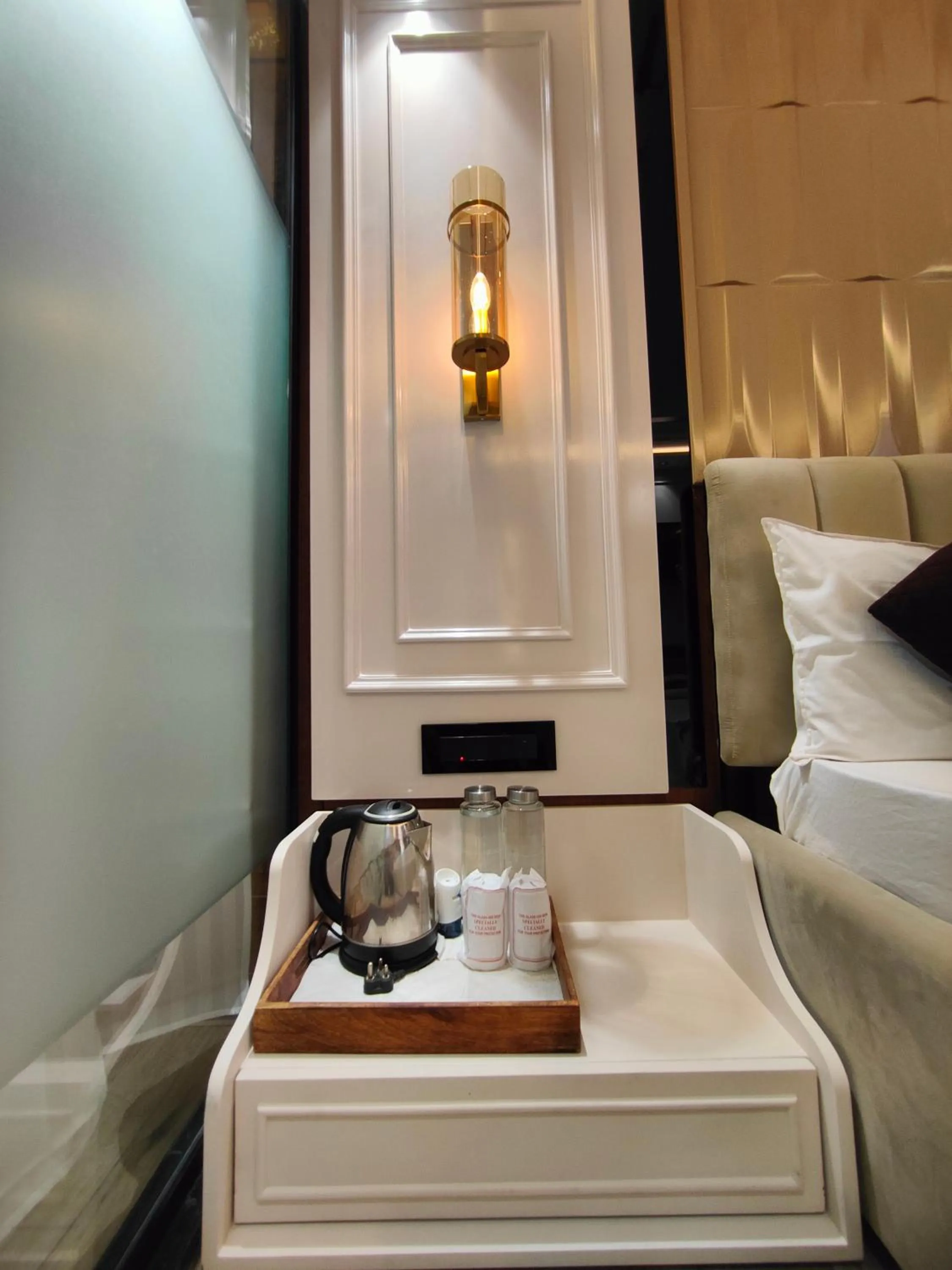 Coffee/tea facilities, Bed in The Vacation Villa Agra A Boutique Hotel Near Taj Mahal