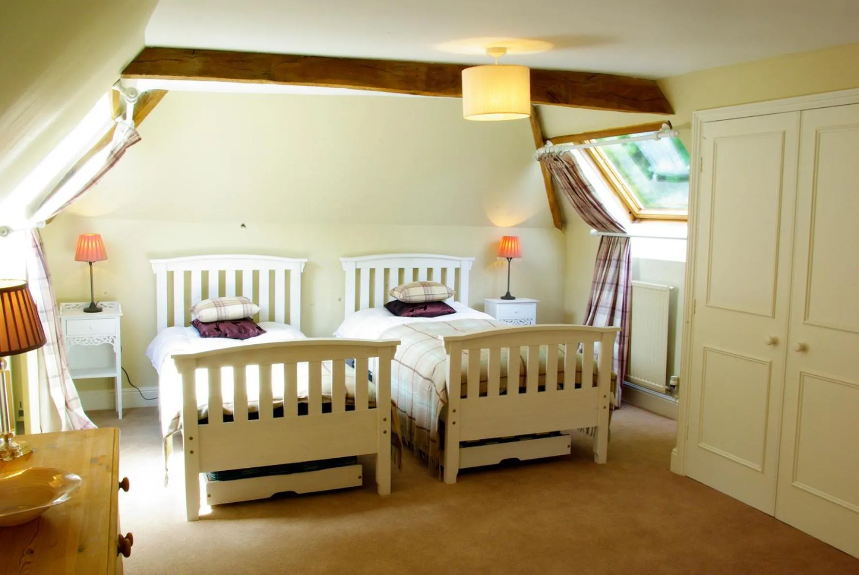 Bed in Leeds Castle Holiday Cottages