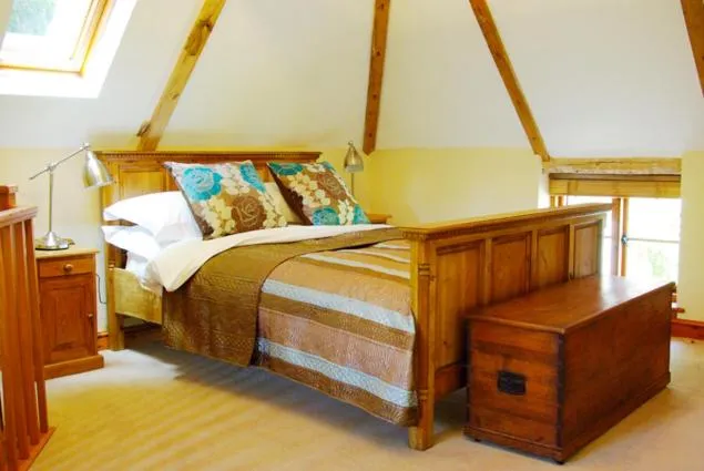 Bed in Leeds Castle Holiday Cottages
