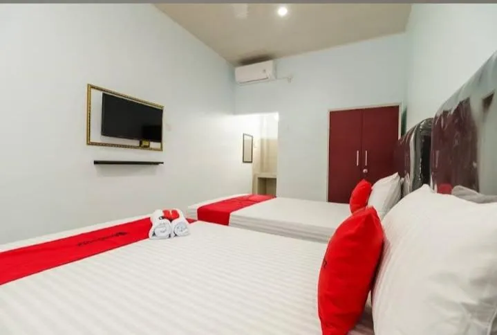RedDoorz Plus near Palembang Icon Mall 2