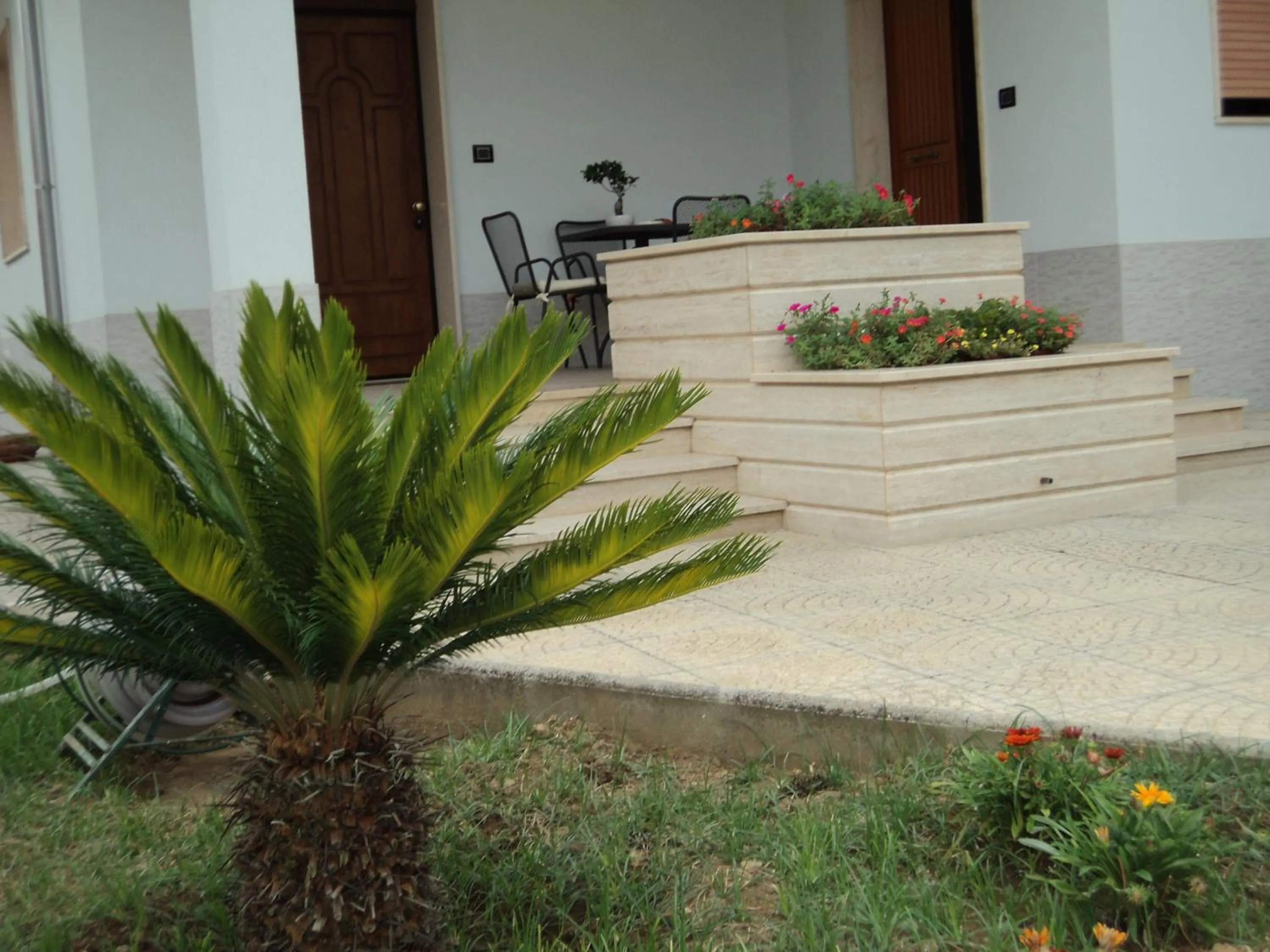 Garden view in B&B Il Viandante