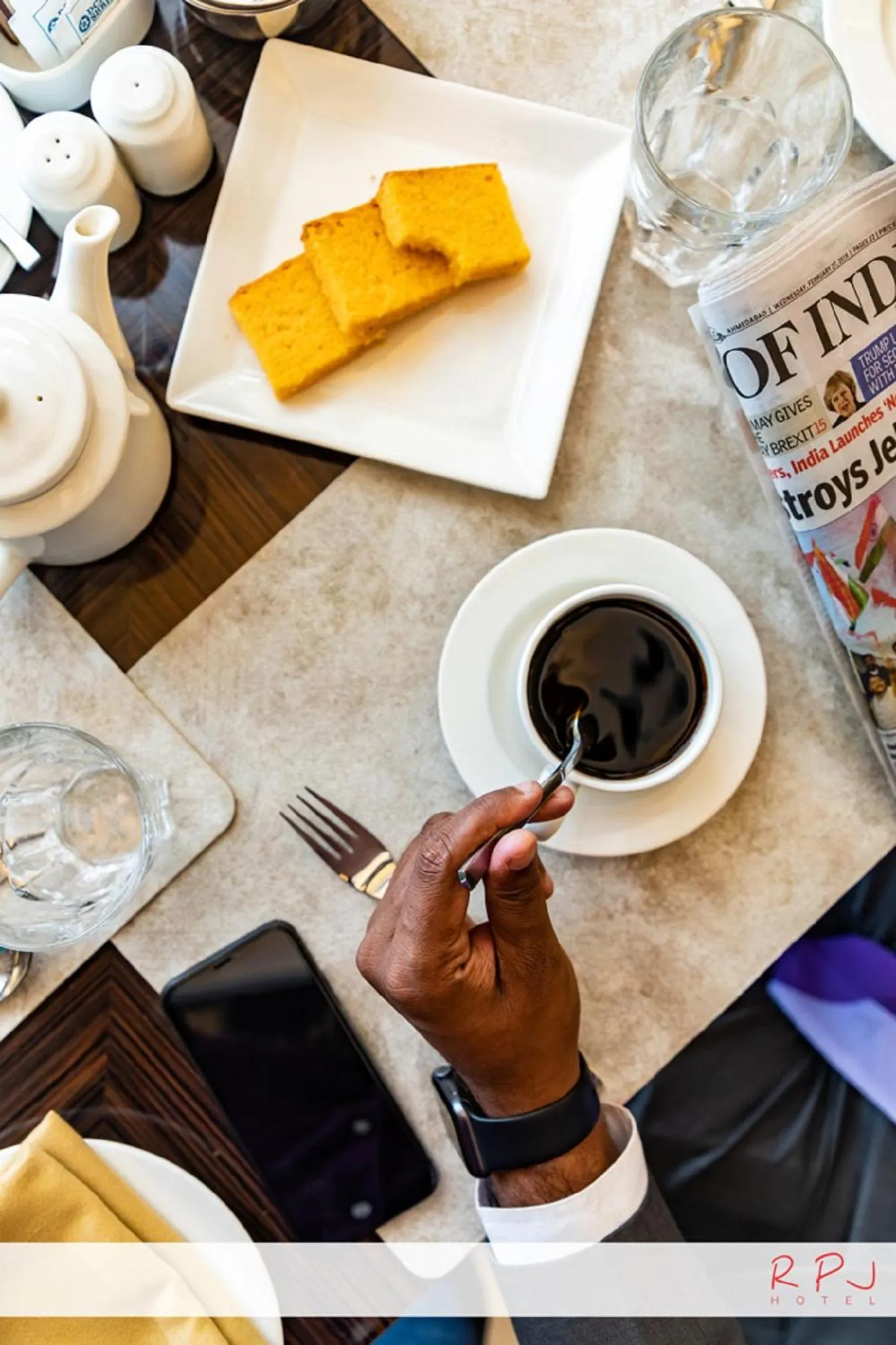 Coffee/tea facilities in RPJ Hotel Rajkot