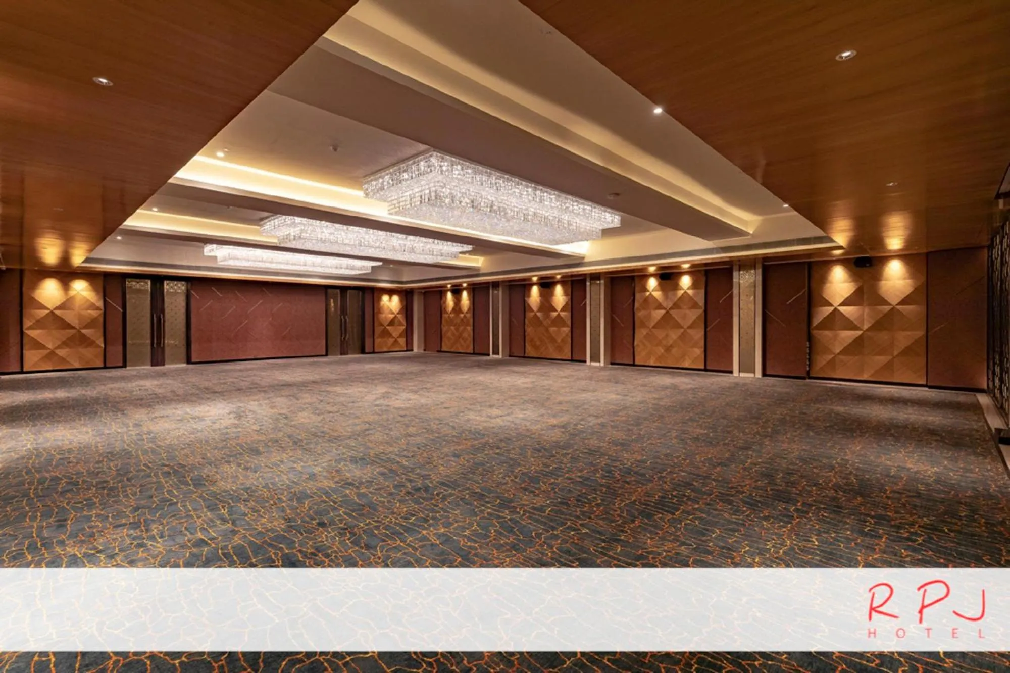 Banquet/Function facilities in RPJ Hotel Rajkot