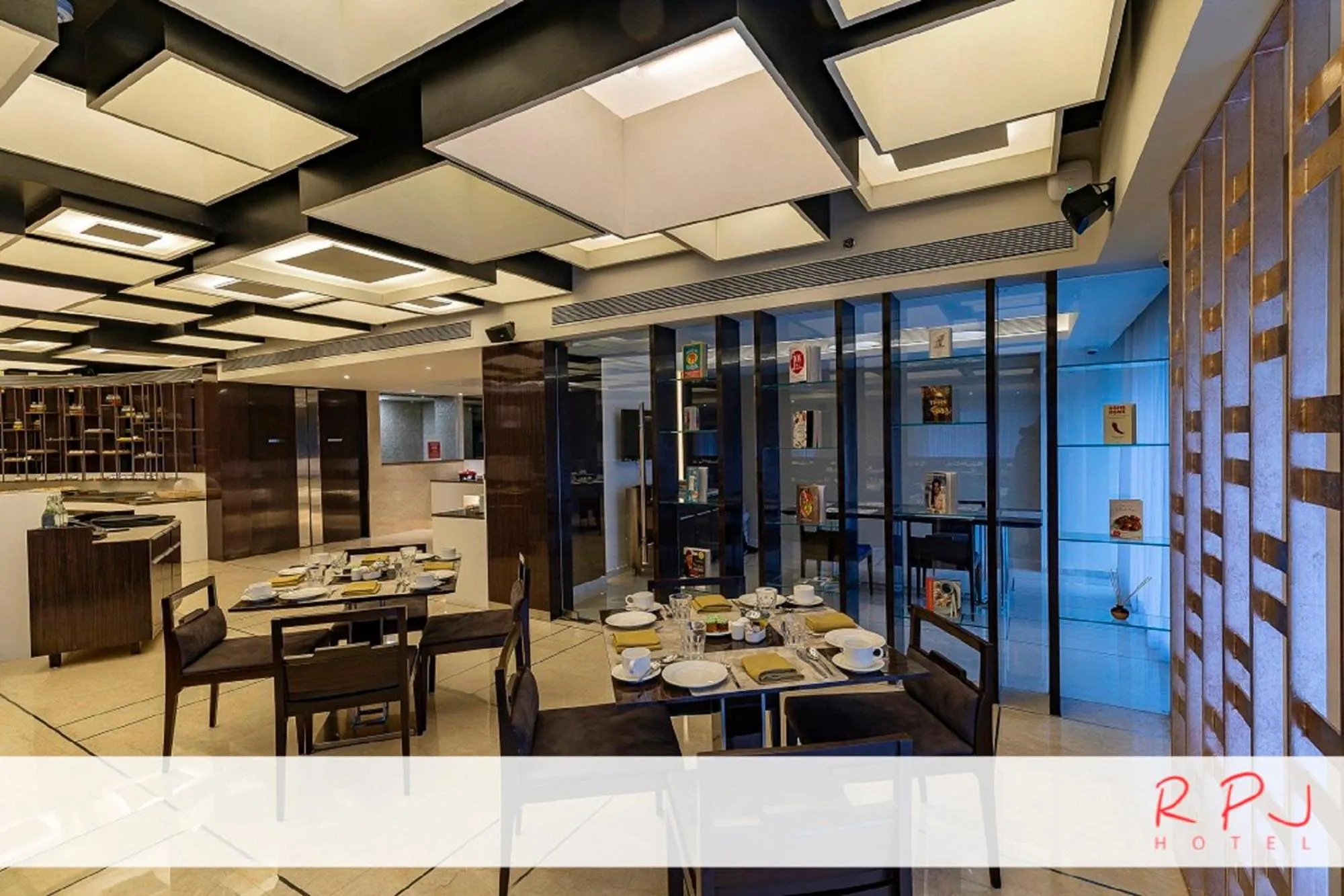 Restaurant/places to eat in RPJ Hotel Rajkot