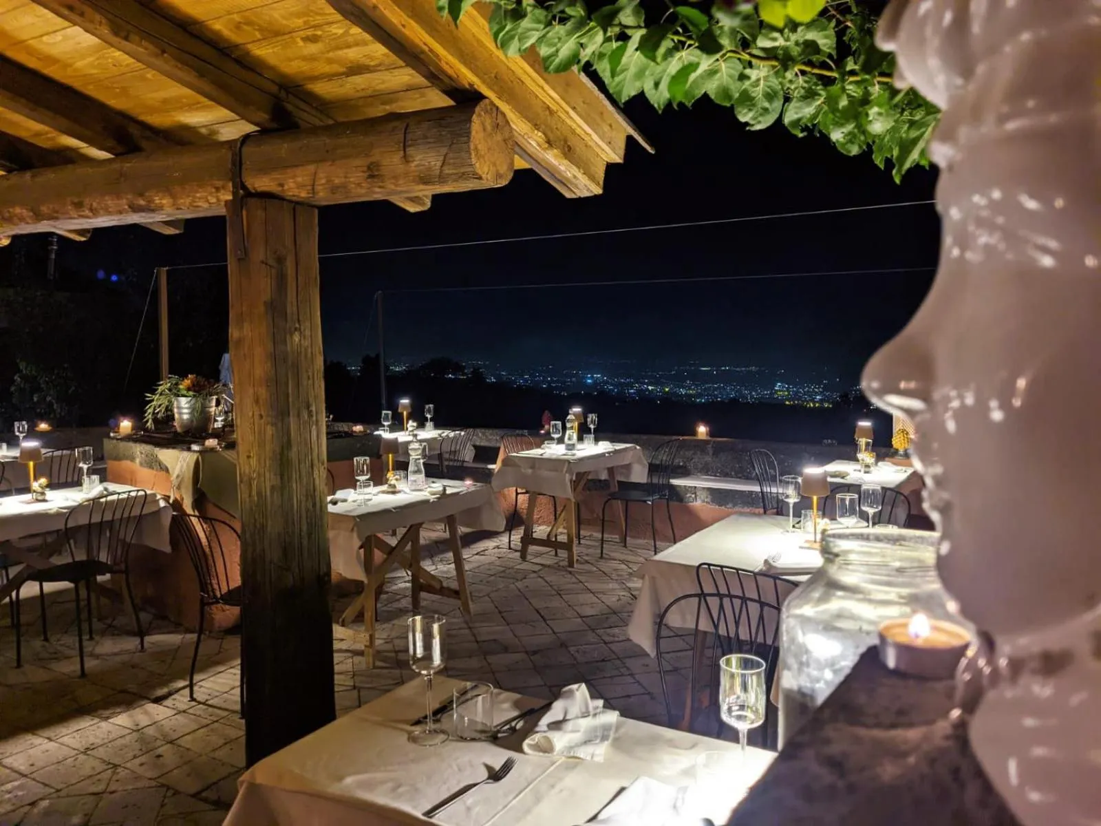 Restaurant/places to eat in PODERE DELL'ETNA SEGRETA - Essential Nature Hotel & Glamping