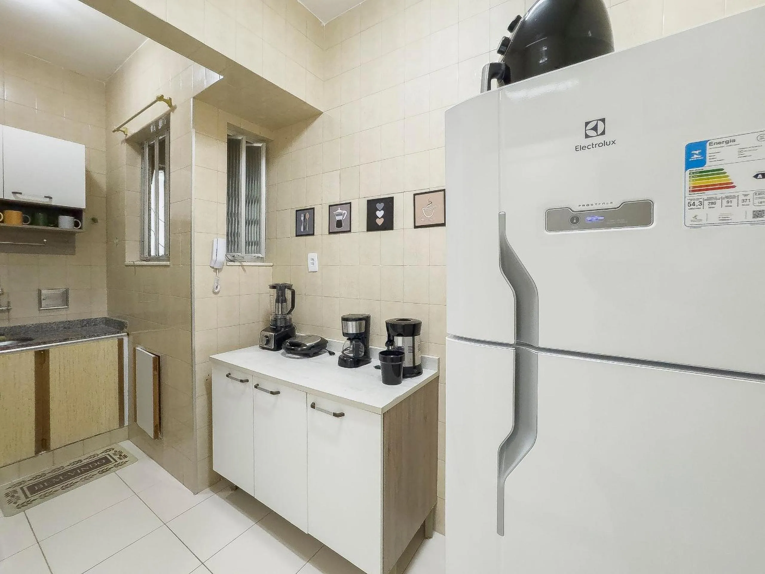 Kitchen or kitchenette in Localização Perfeita: 1Qto, 3min Orla