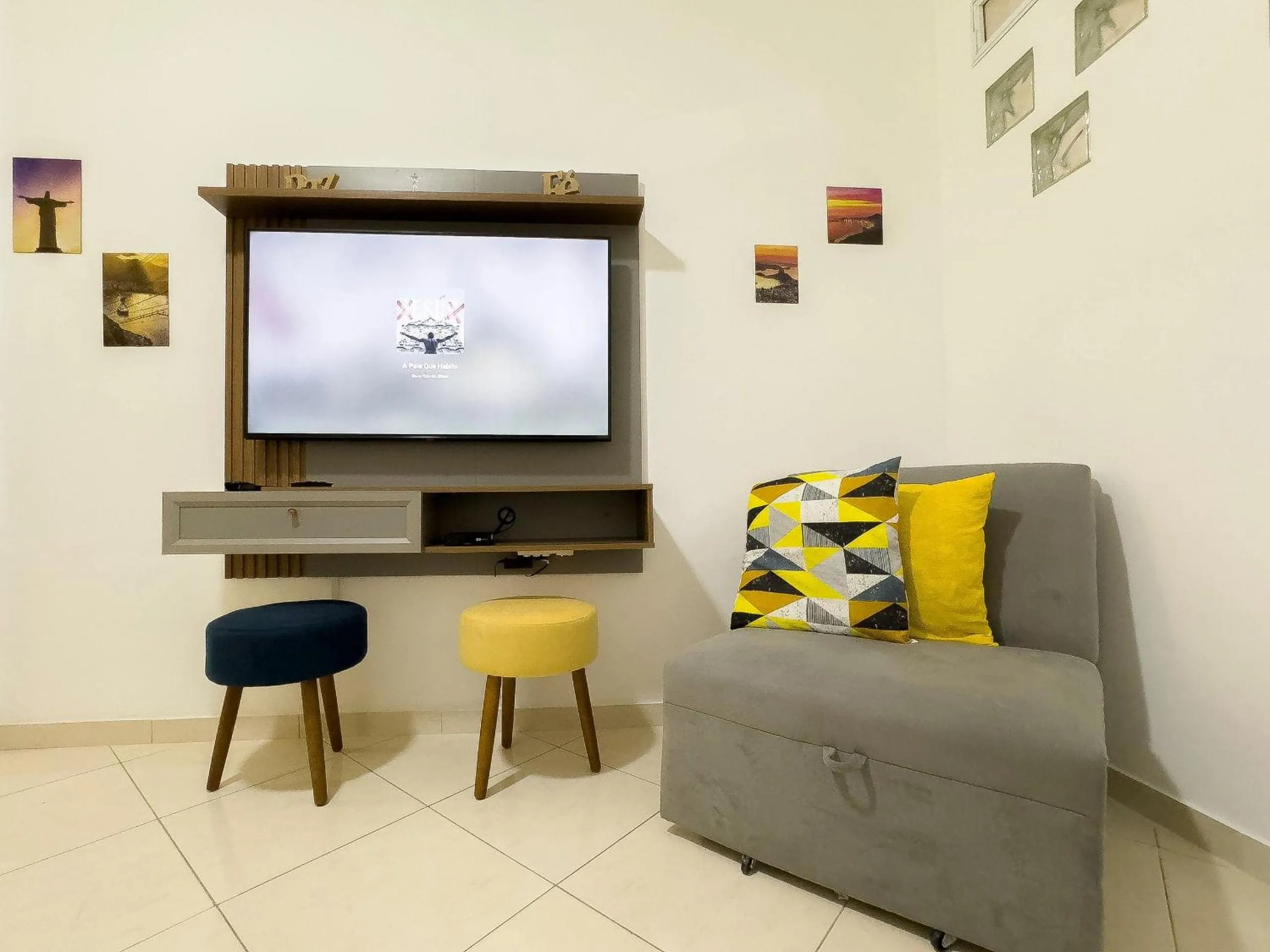 TV and multimedia in Localização Perfeita: 1Qto, 3min Orla