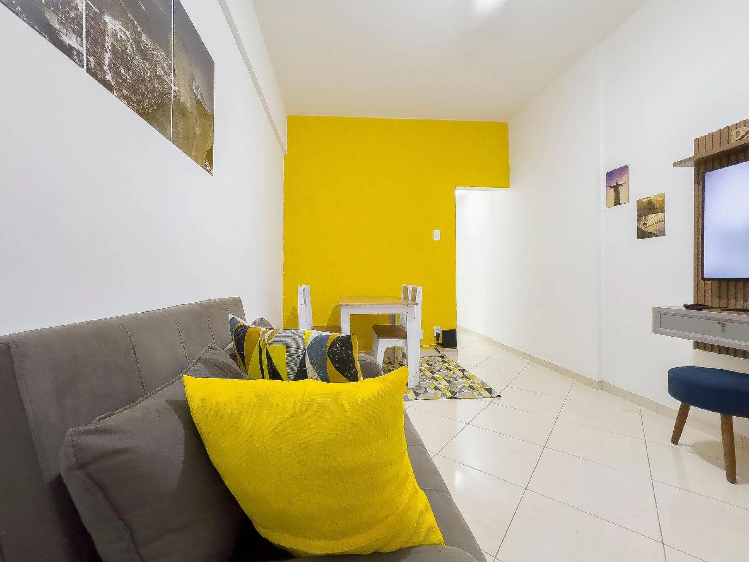 Living room in Localização Perfeita: 1Qto, 3min Orla