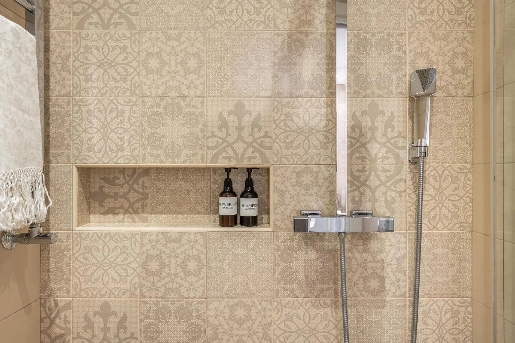 Shower in B&B Majestade