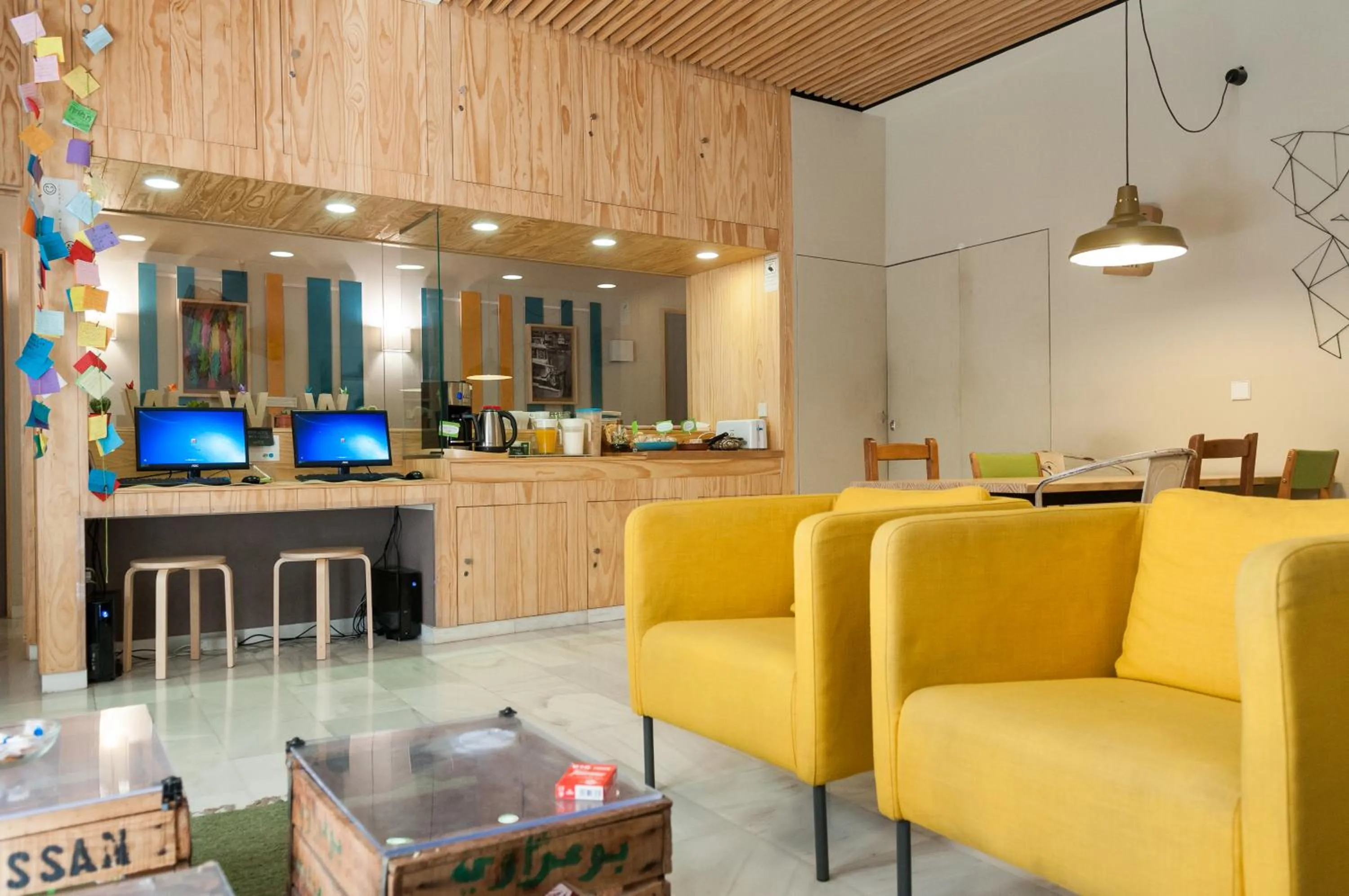 TV and multimedia in The Nomad Hostel&Pension