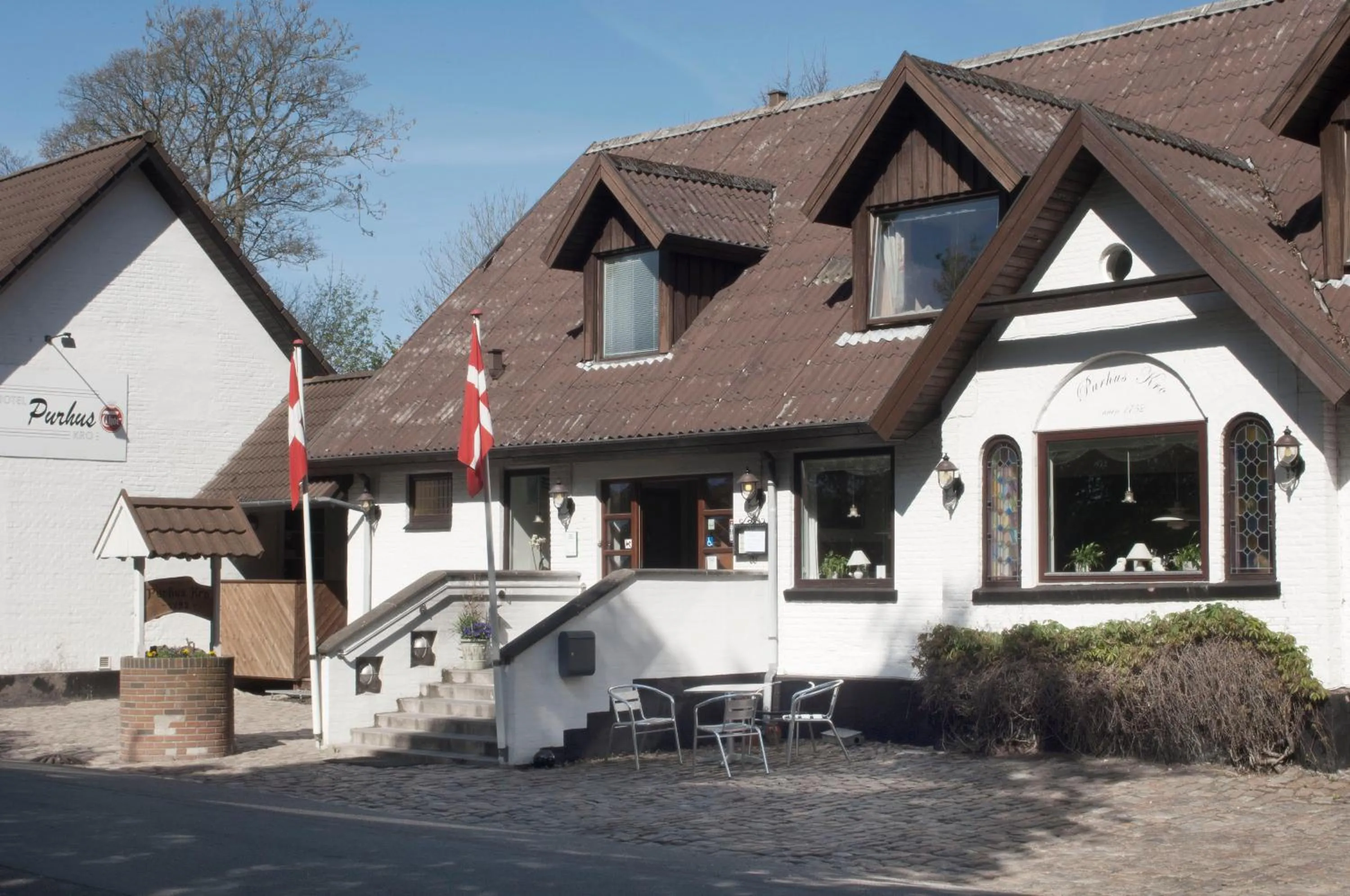 Facade/entrance in Purhus Kro