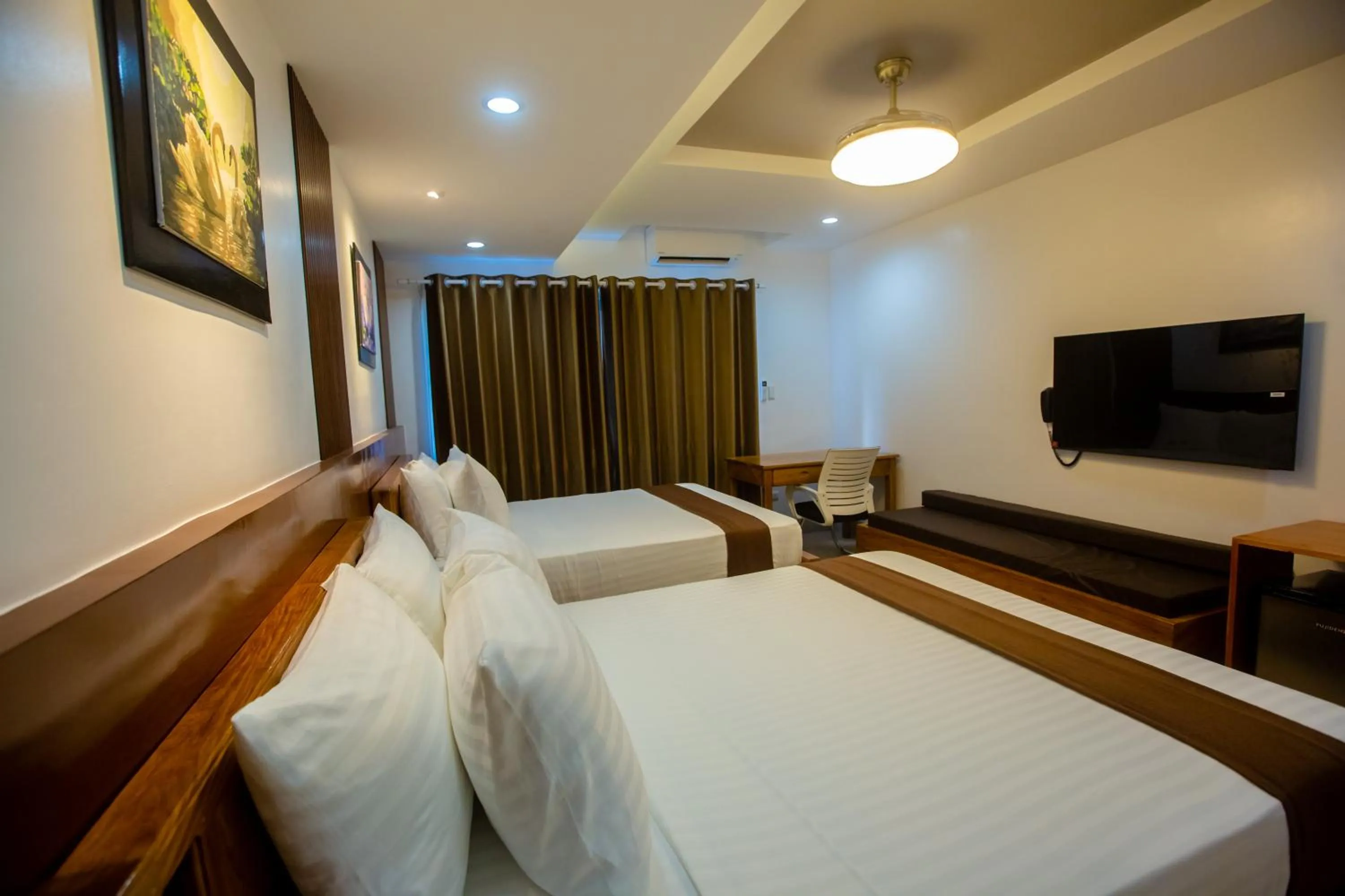 Bedroom, Bed in Horizon Hotel Romblon