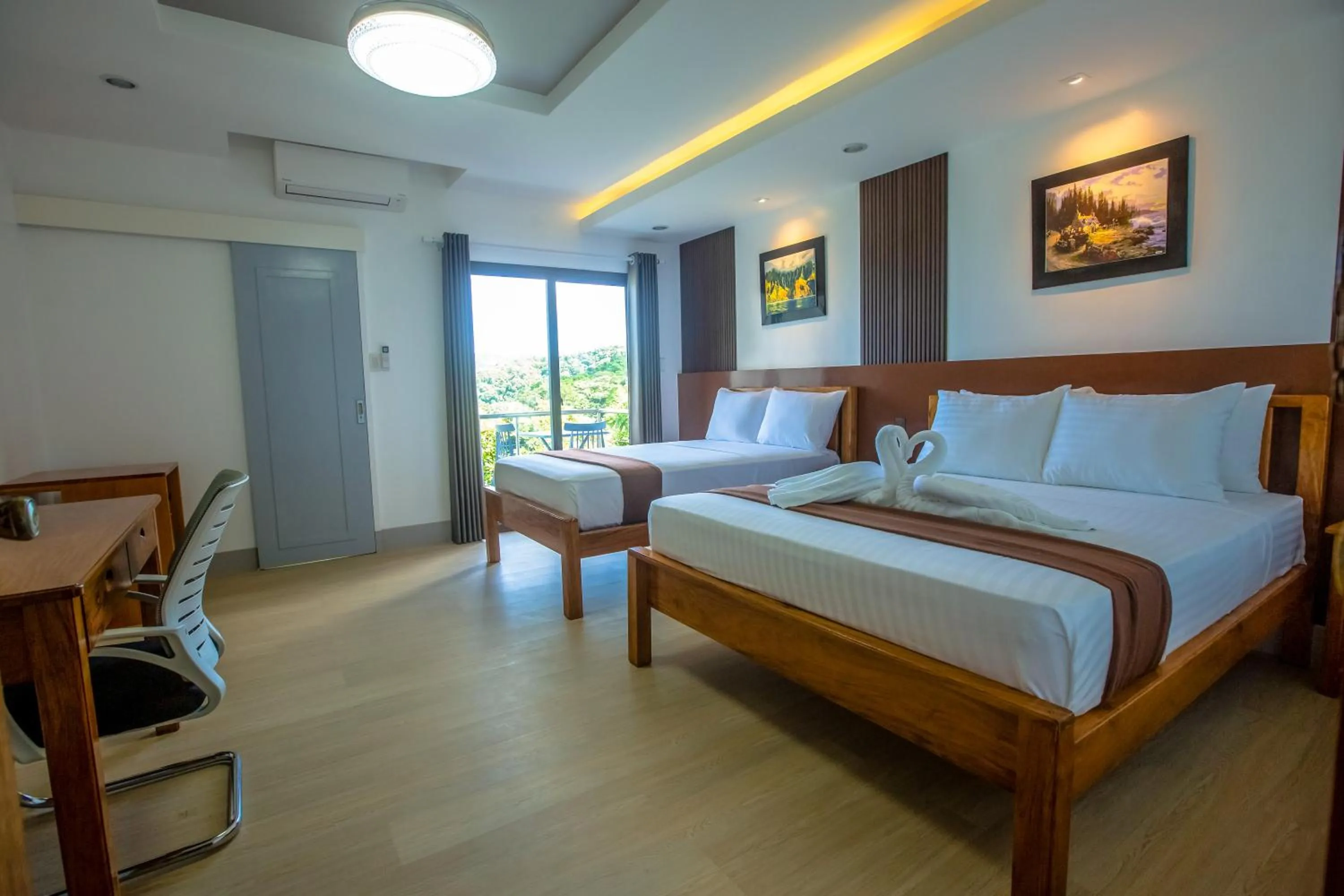 Bedroom, Bed in Horizon Hotel Romblon