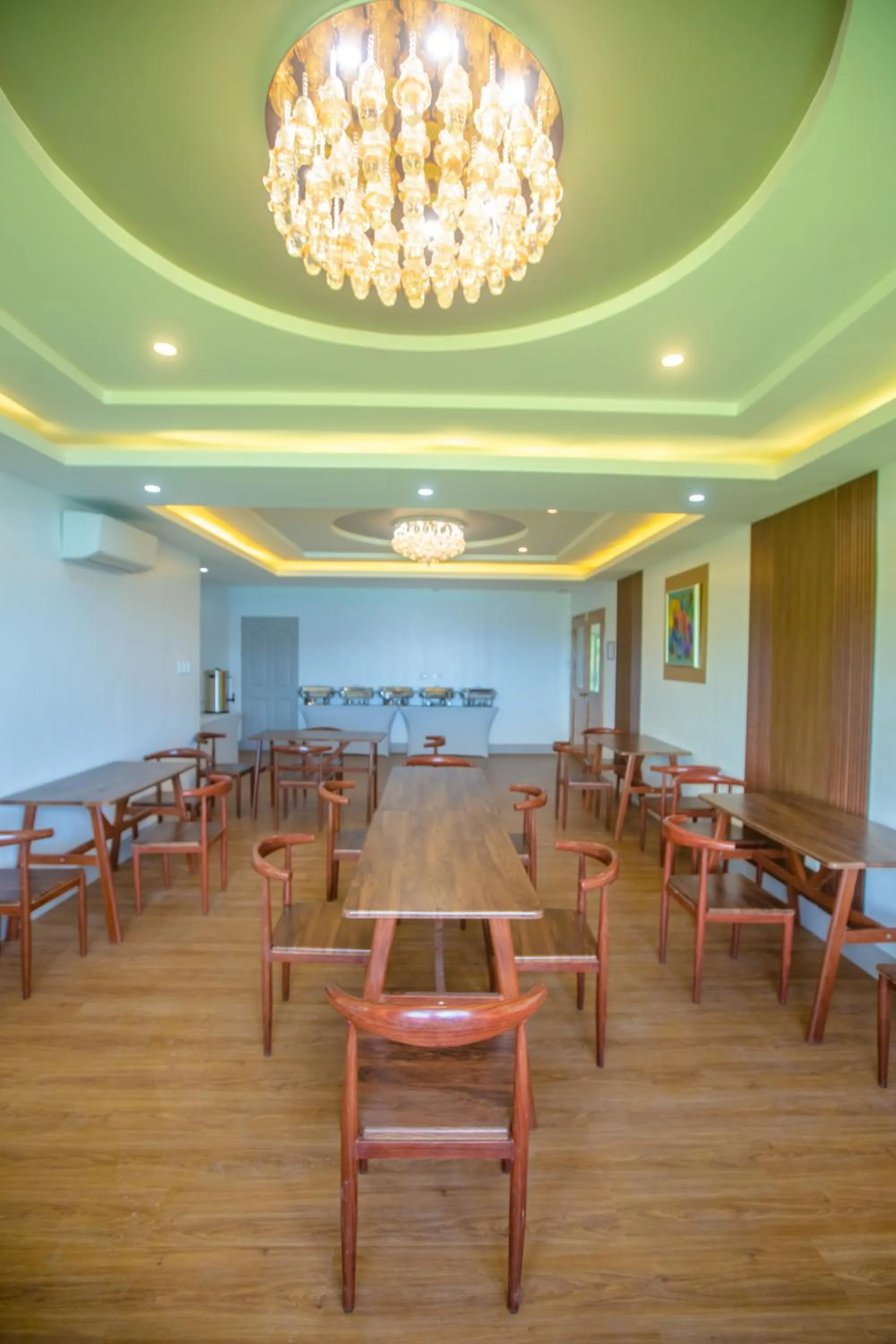 Restaurant/places to eat in Horizon Hotel Romblon