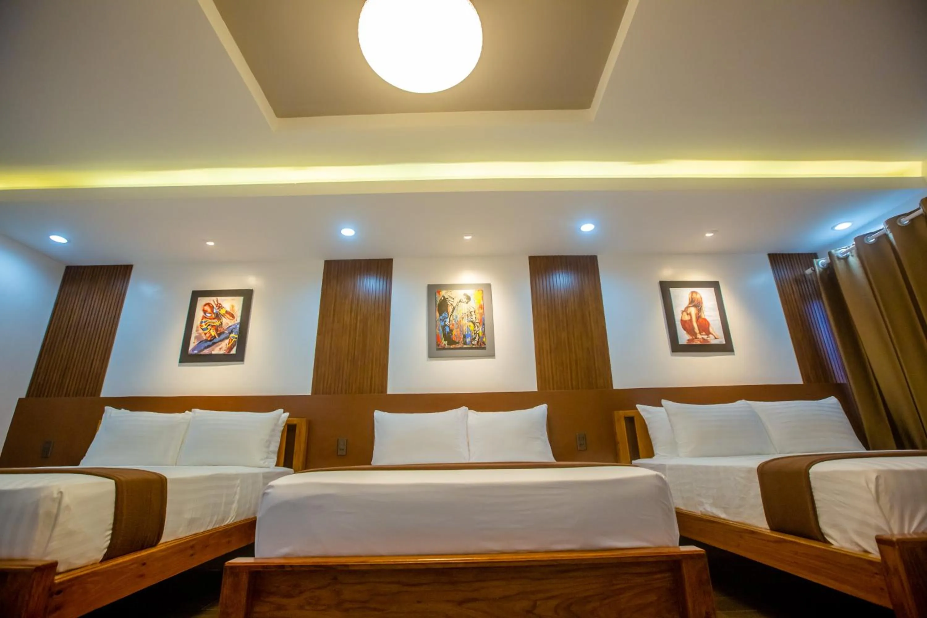 Bed in Horizon Hotel Romblon