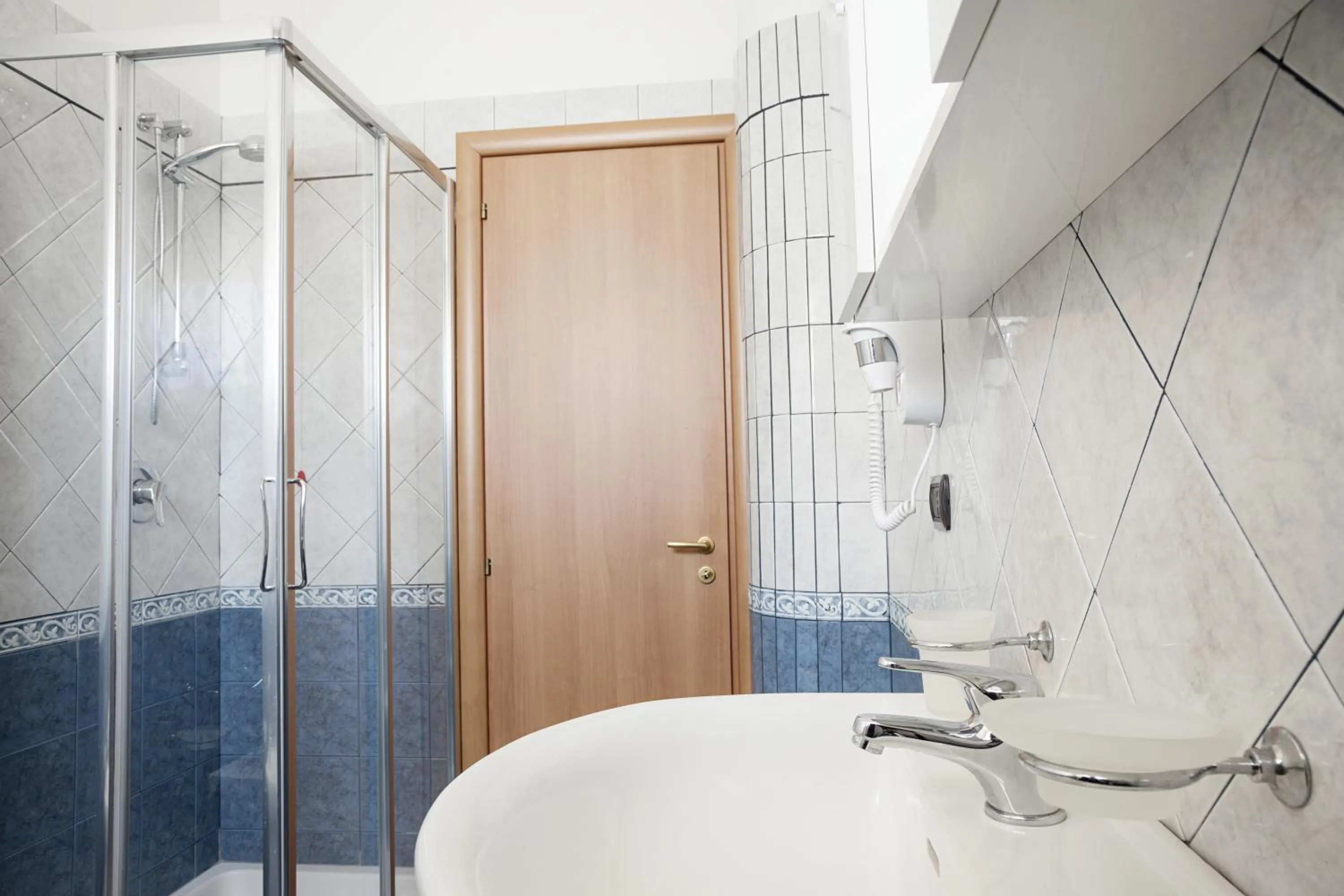 Bathroom in Quarantadue Quindici