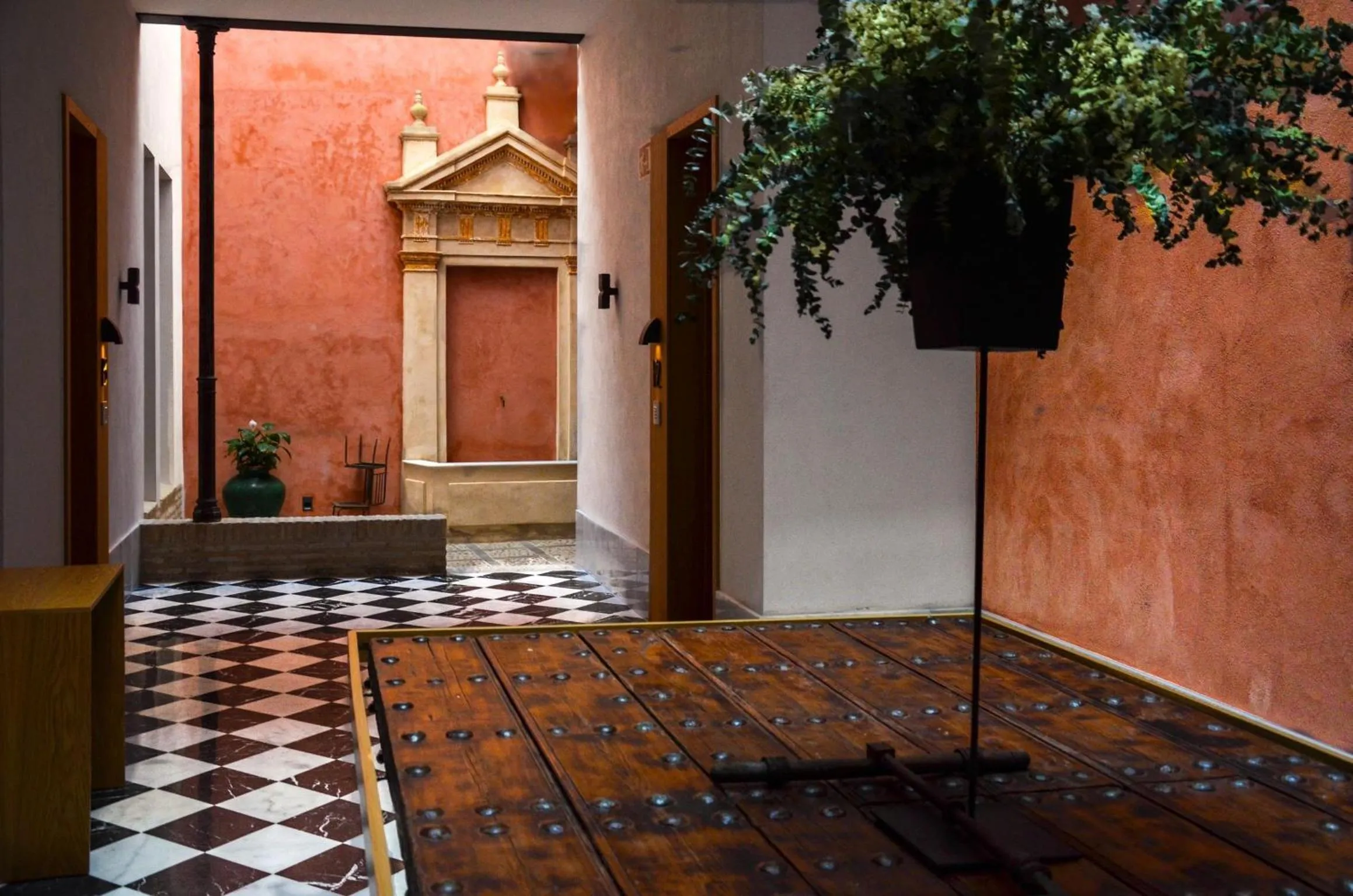 Decorative detail in Aguilas5 SevillaSuites