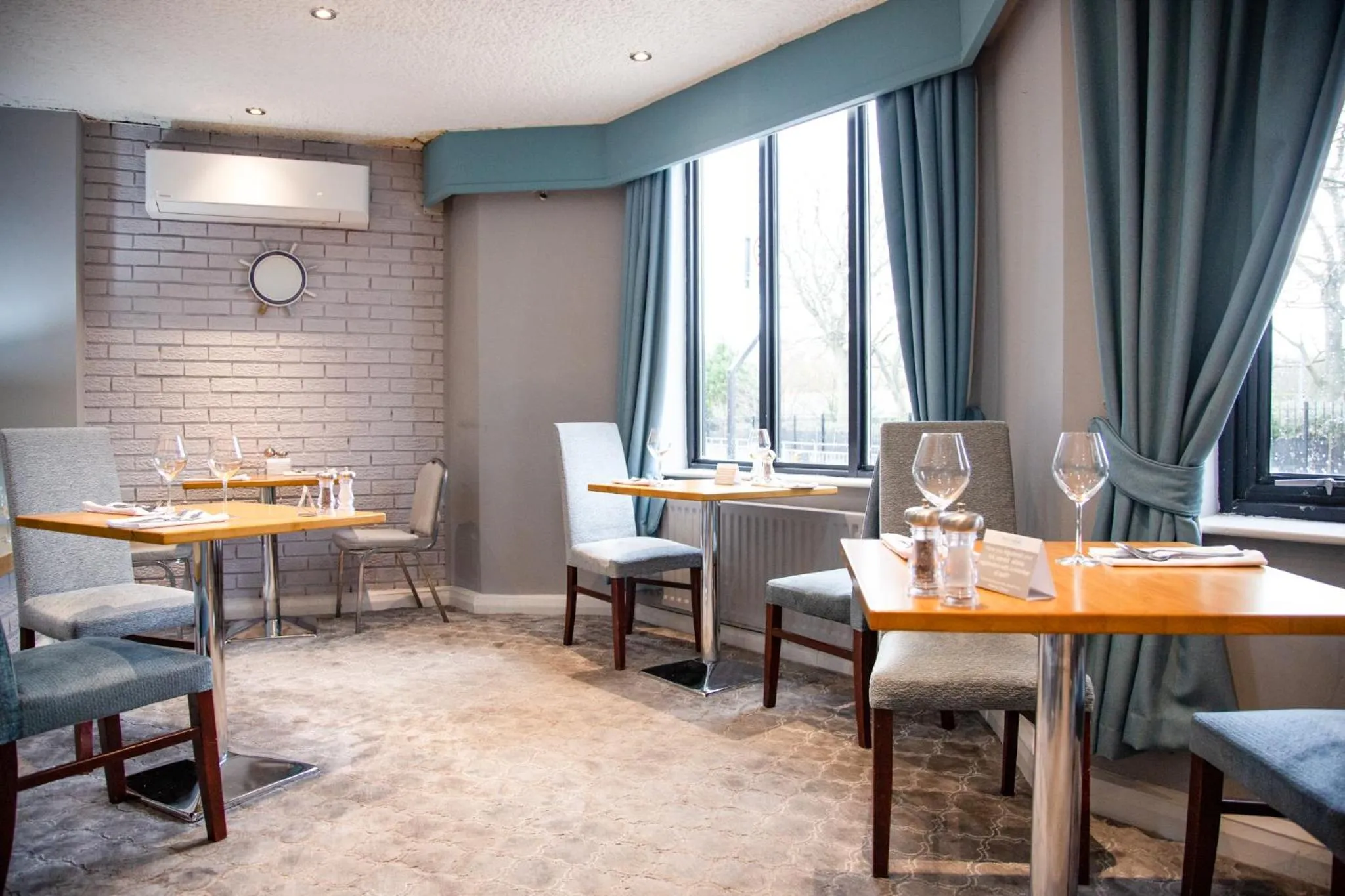 Restaurant/places to eat in The Sea Hotel