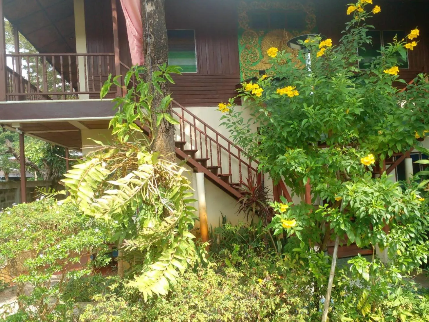Garden in Golden Triangle Palace Hotel