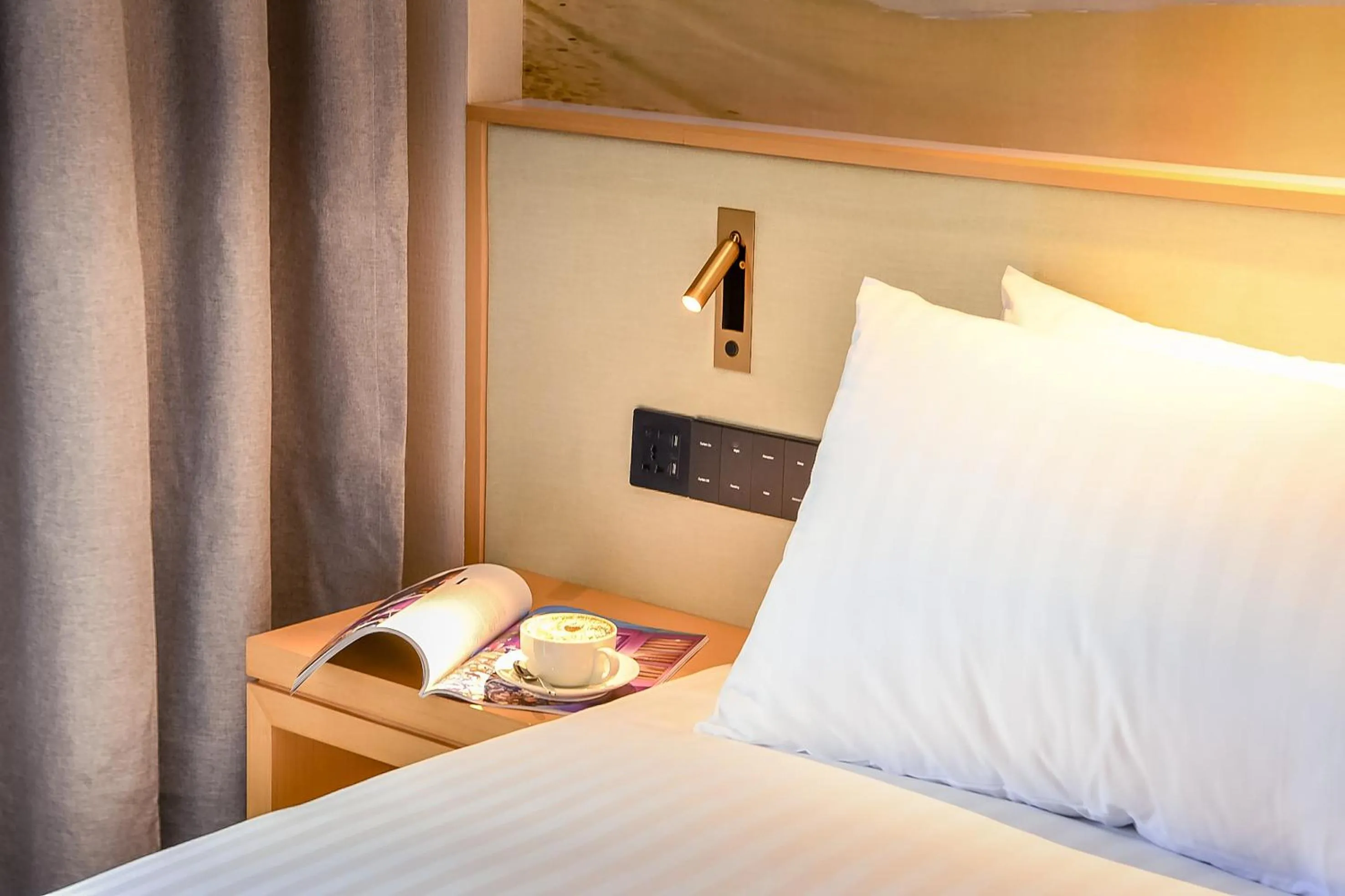 Bedroom, Bed in Aurea Hotel Perth Kings Park