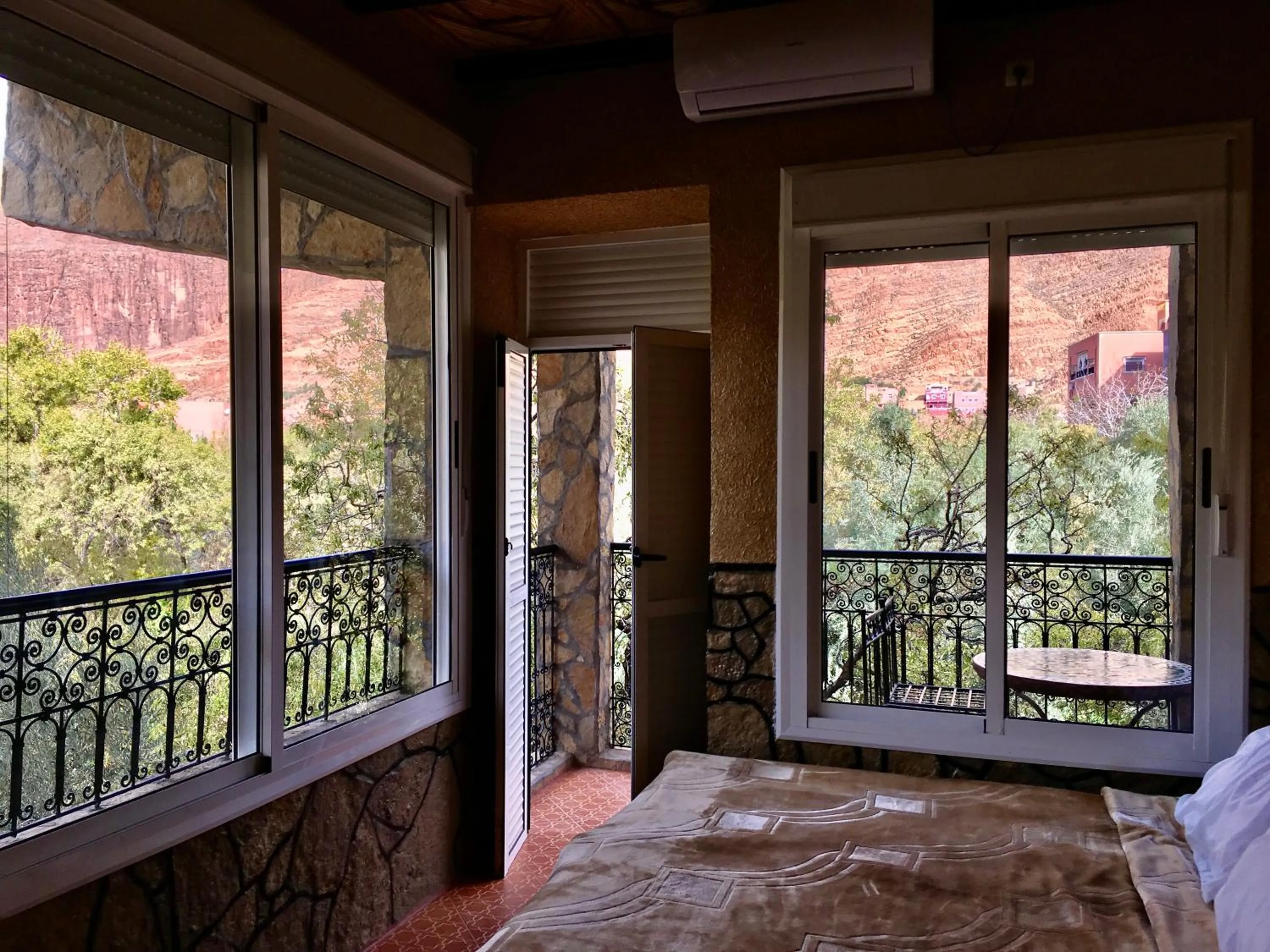 Bedroom, Bed in La Petite Gorge, Hôtel & Restaurant Todra Gorge