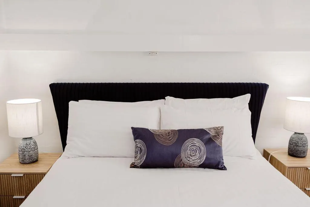 Bed in Caledonian Inn - The Stump