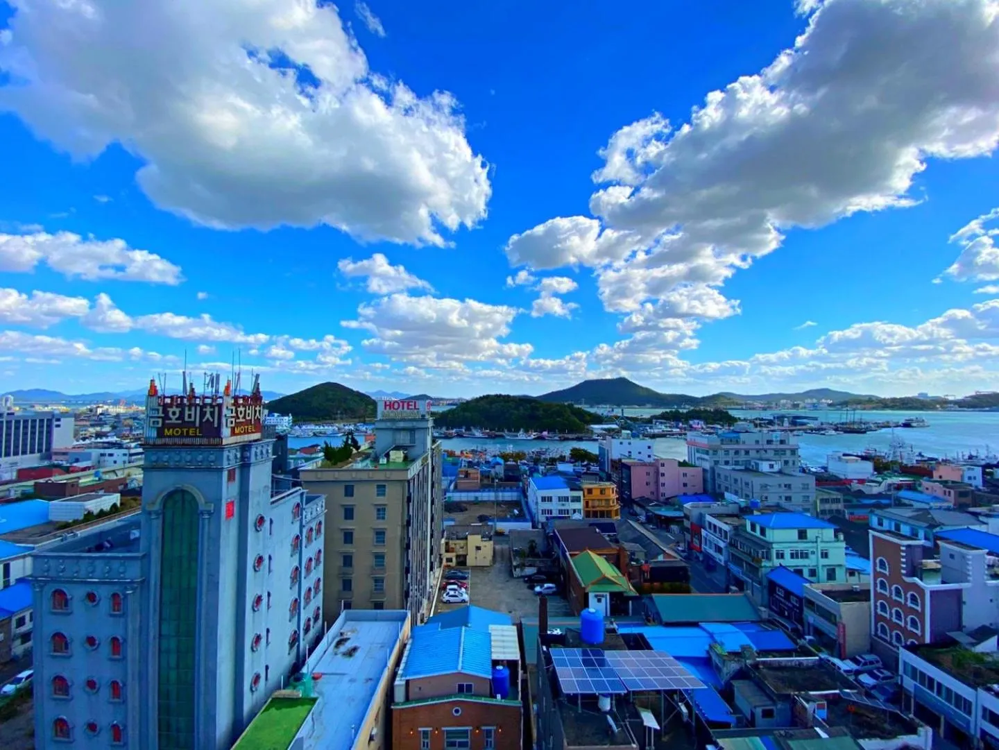 Nearby landmark in F1 Hotel