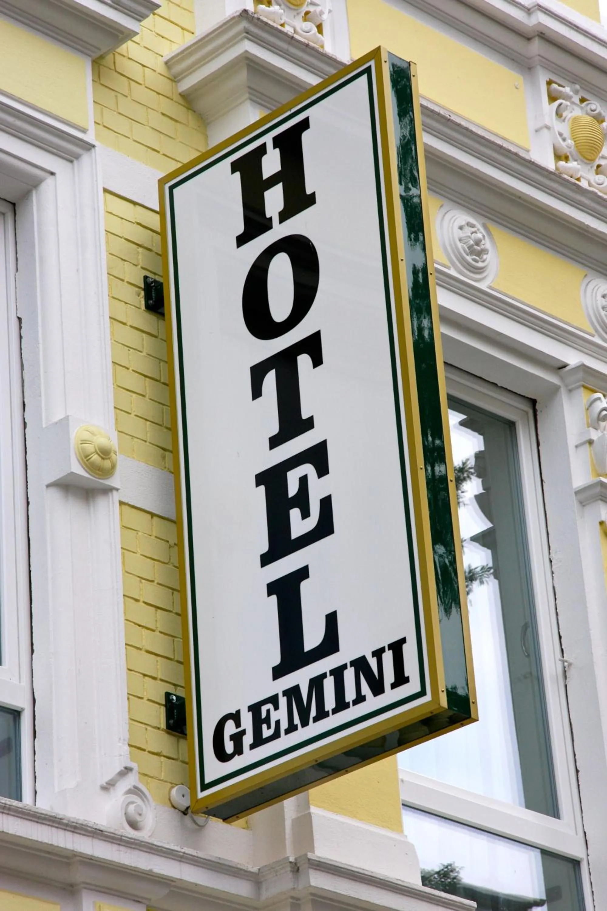 Facade/entrance in Hotel Gemini