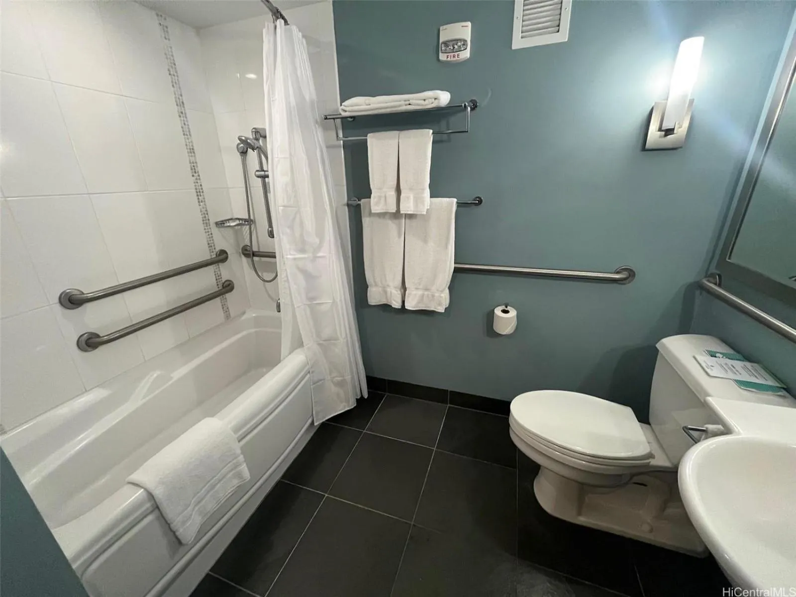 Ala Moana Hotel _ Ocean view with balcony