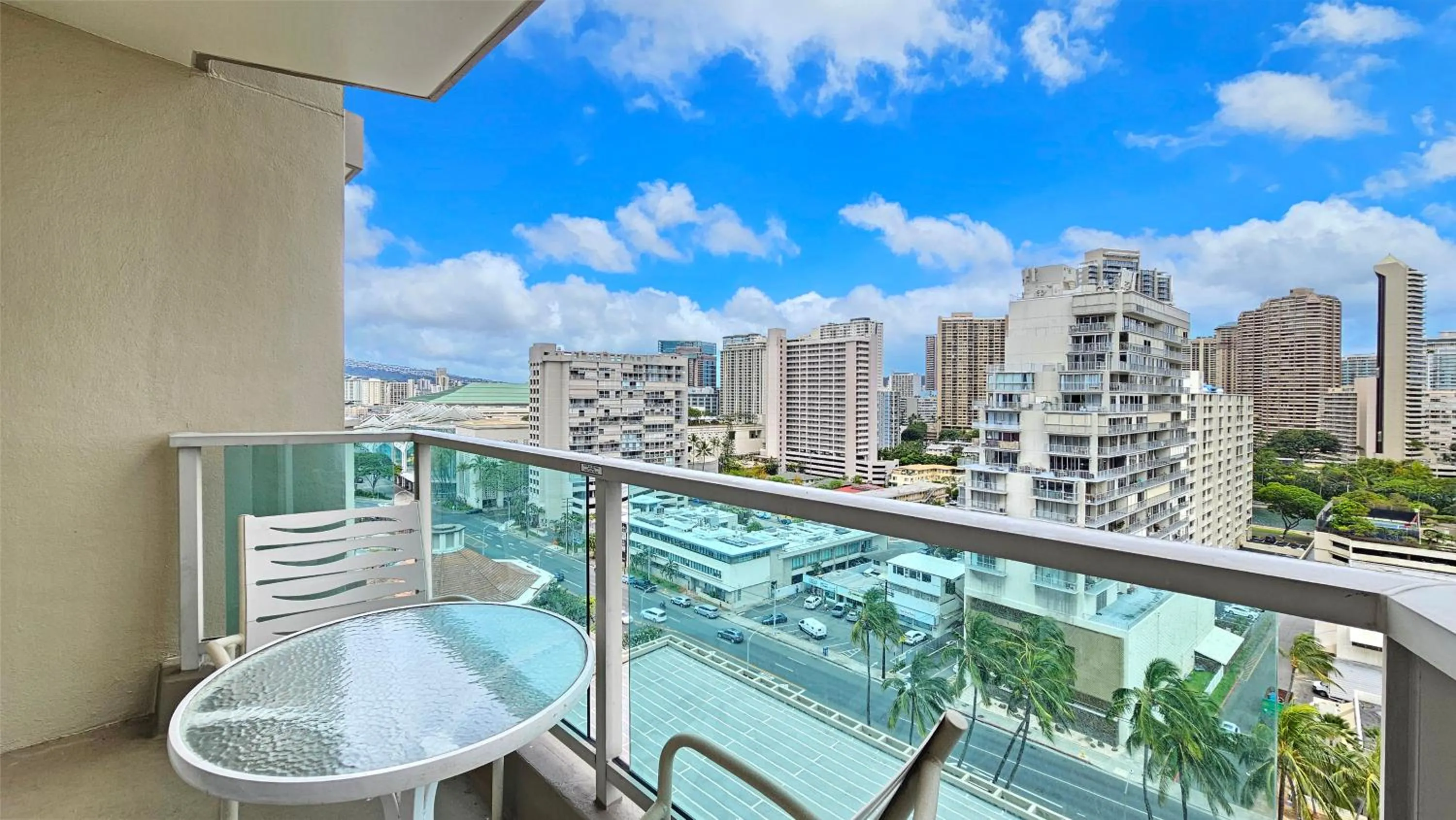 Ala Moana Hotel _ Ocean view with balcony