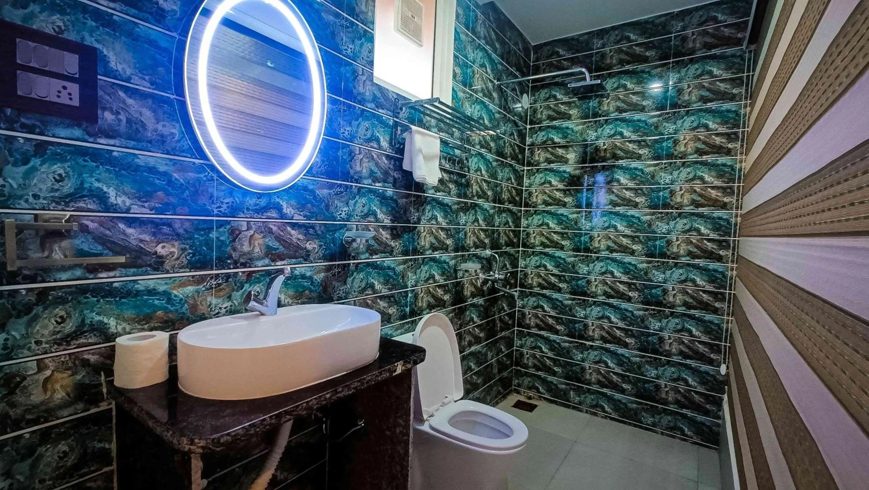 Shower in 36 Yard Beach Cottages