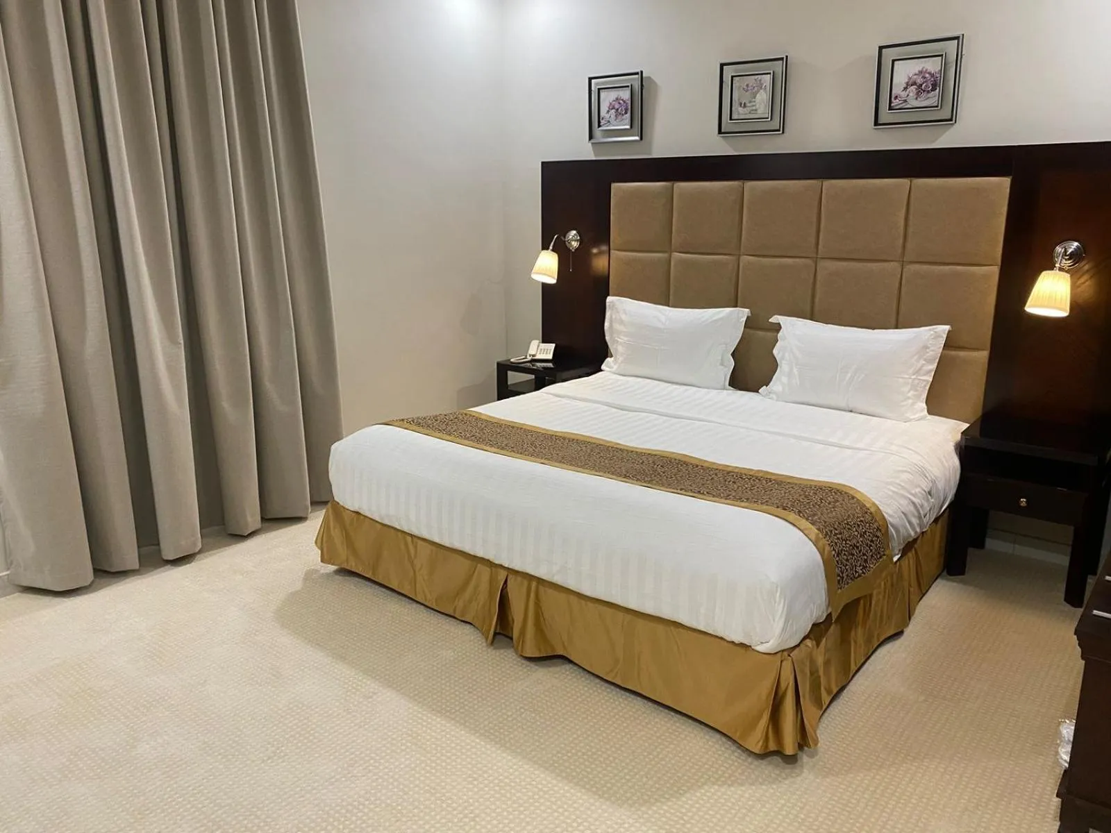 Bed in جلنار الشرق للشقق المخدومة