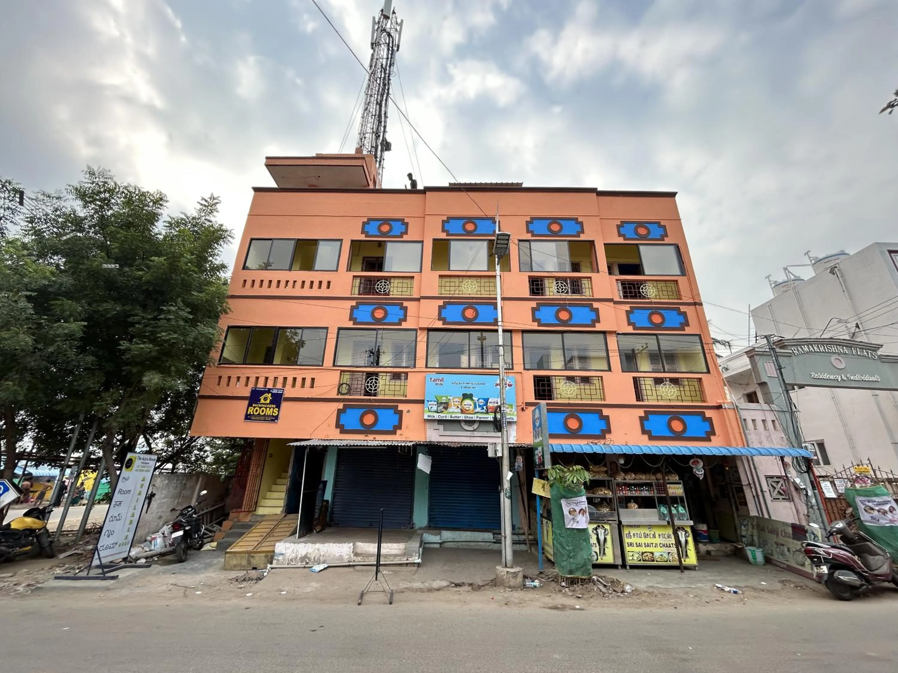 Property building in The Kaya Backpackers Rooms Srirangam