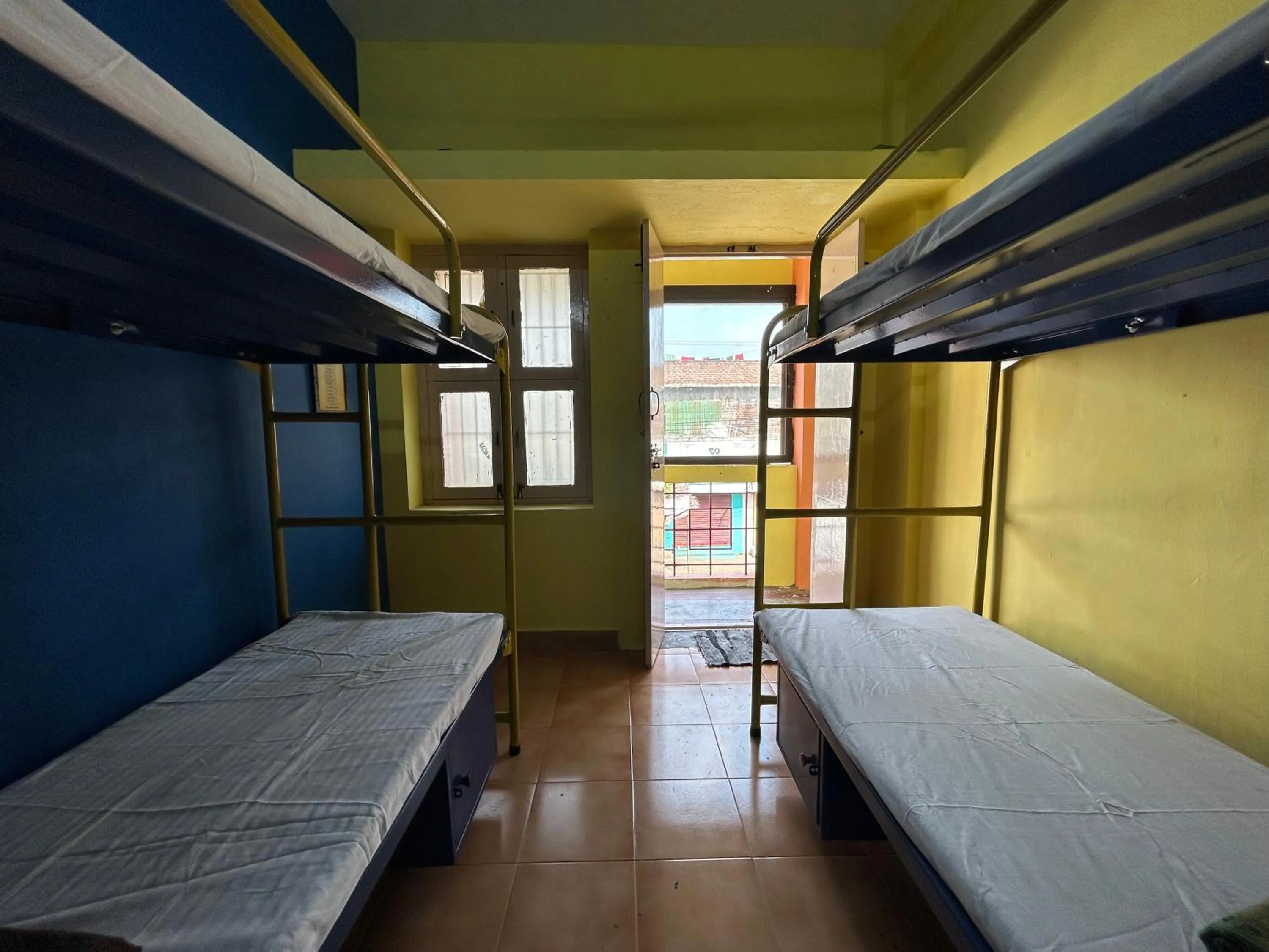 Bedroom, Bed in The Kaya Backpackers Rooms Srirangam