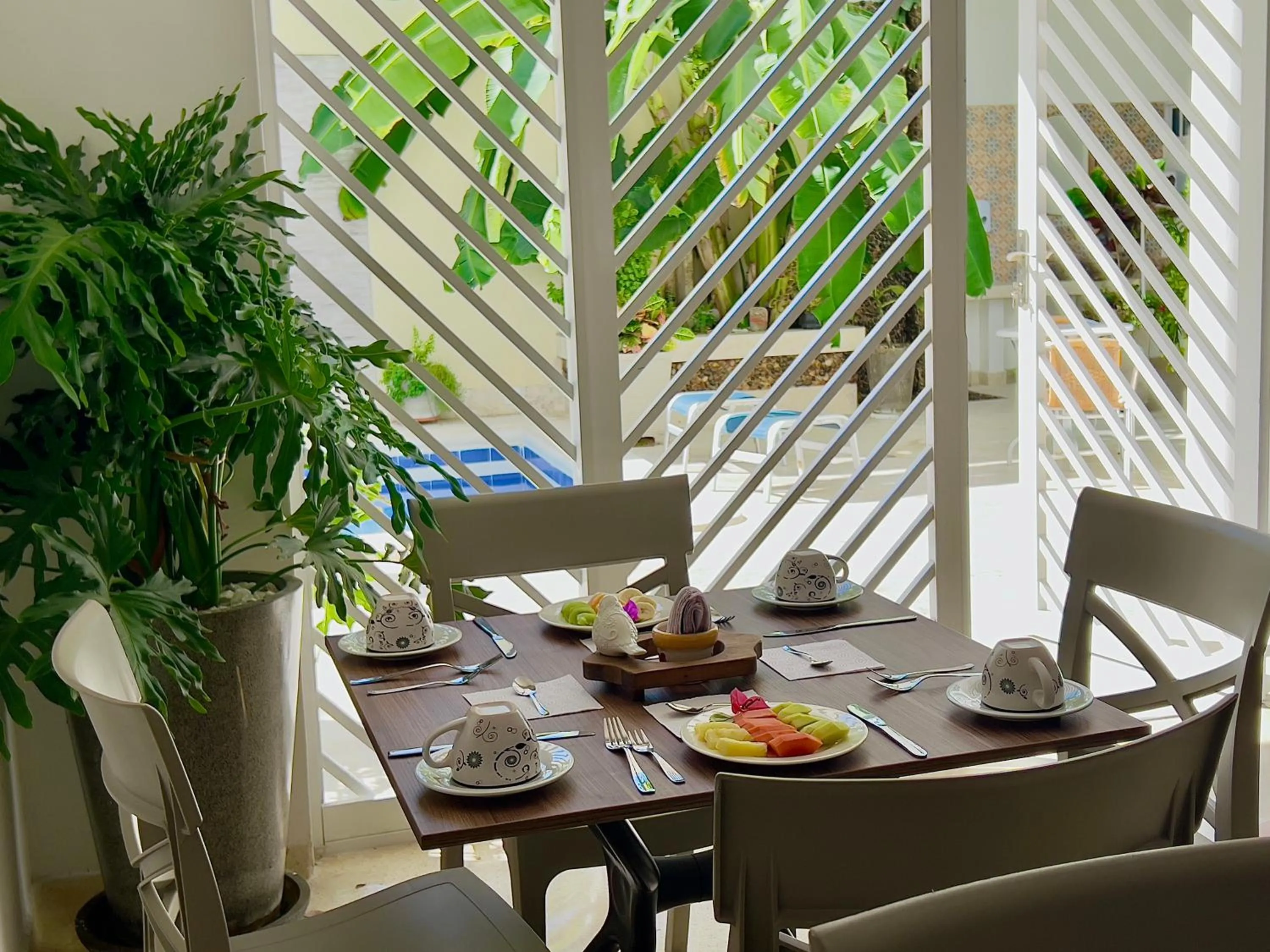 Food and drinks in Charme 64 Hotel Boutique