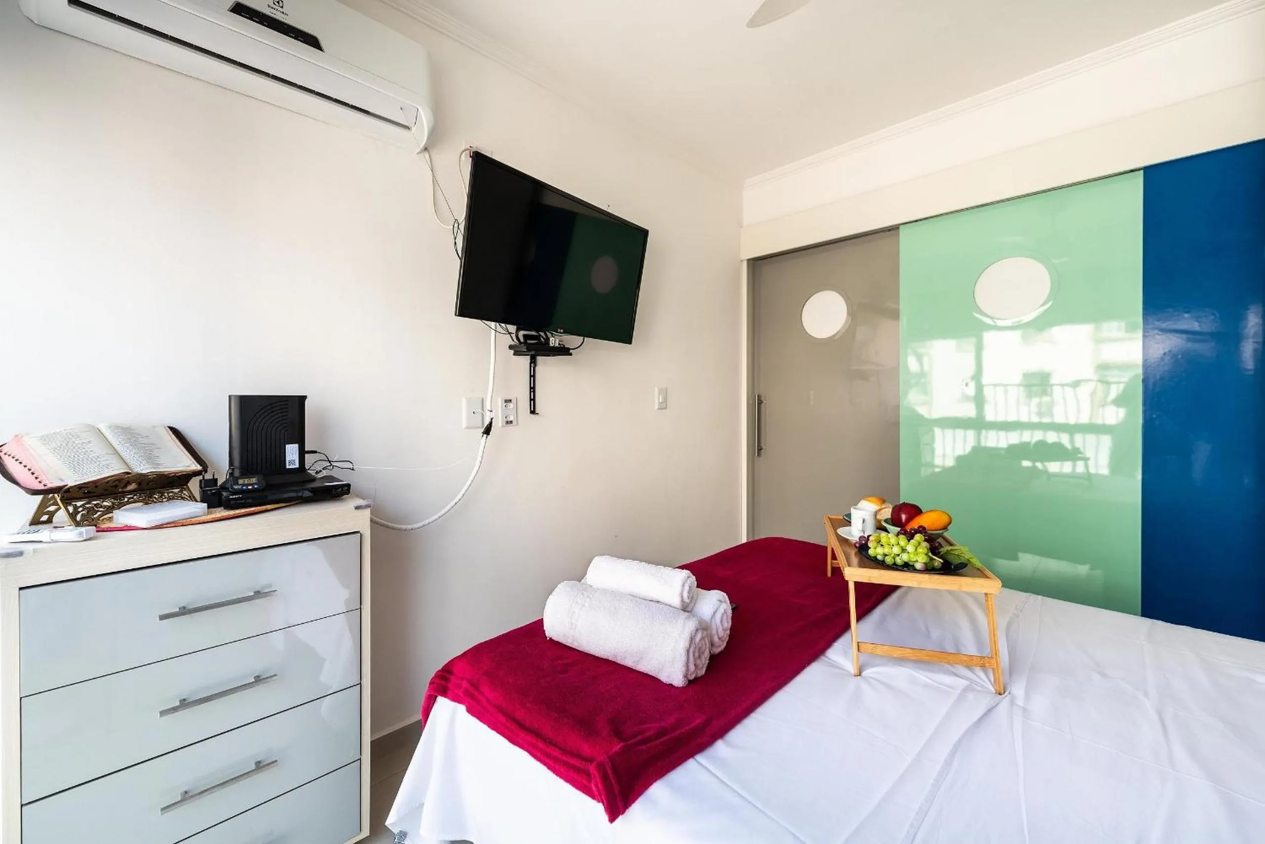 Bedroom, Bed in Ed Marli Santos