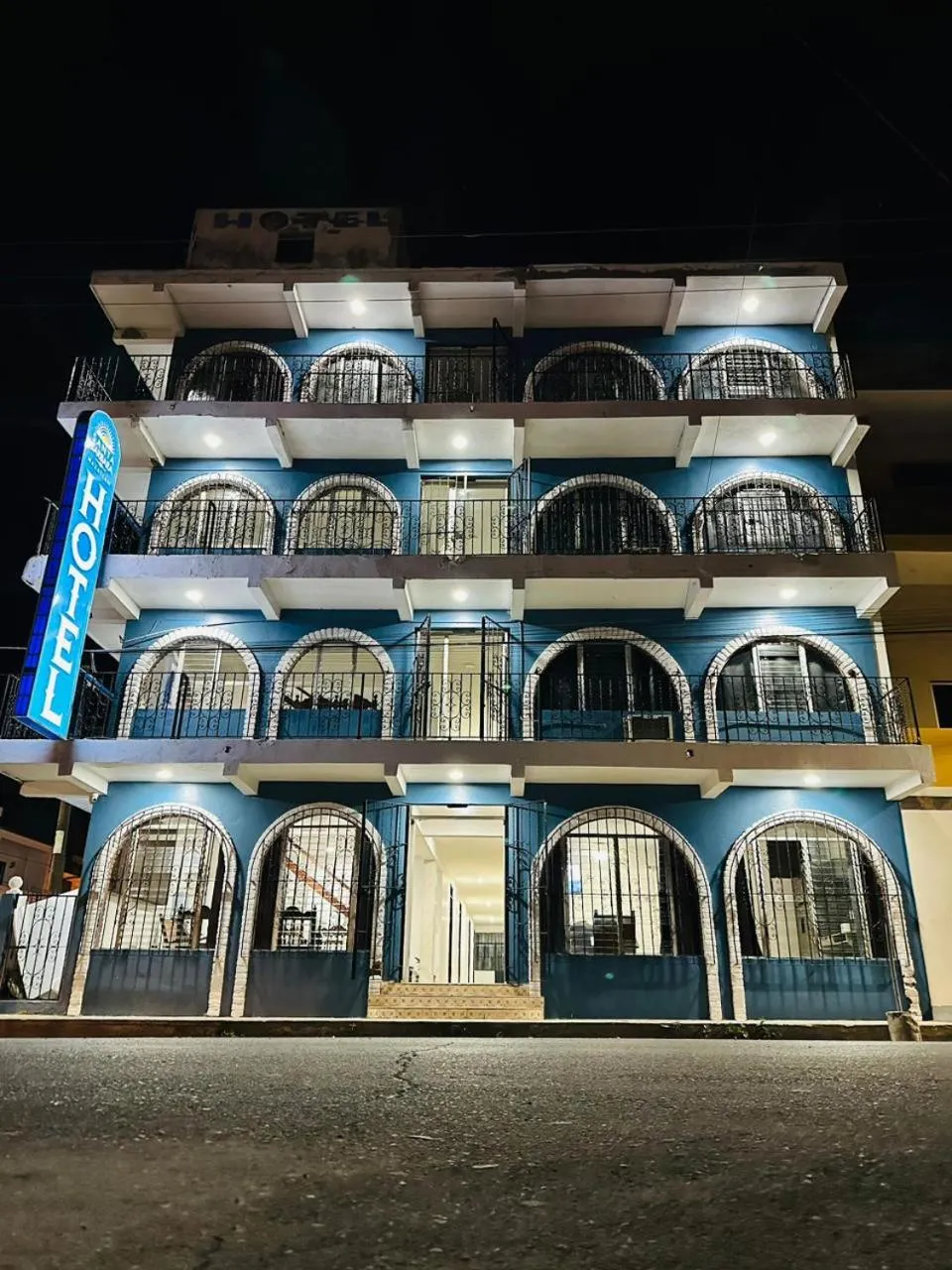 Property building in Hotel Santa Barbara