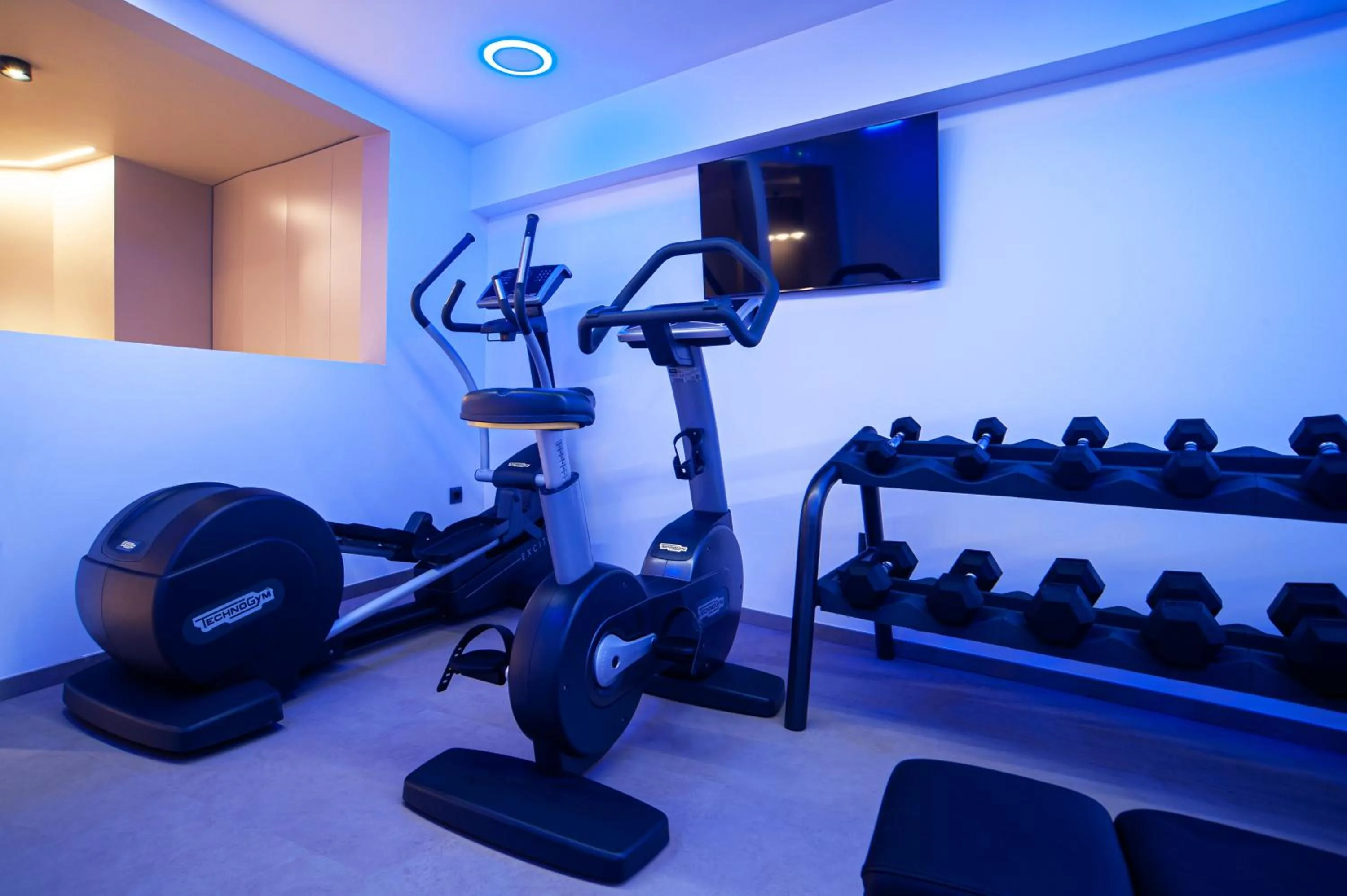 Fitness centre/facilities in SIGMA Suites Hotel