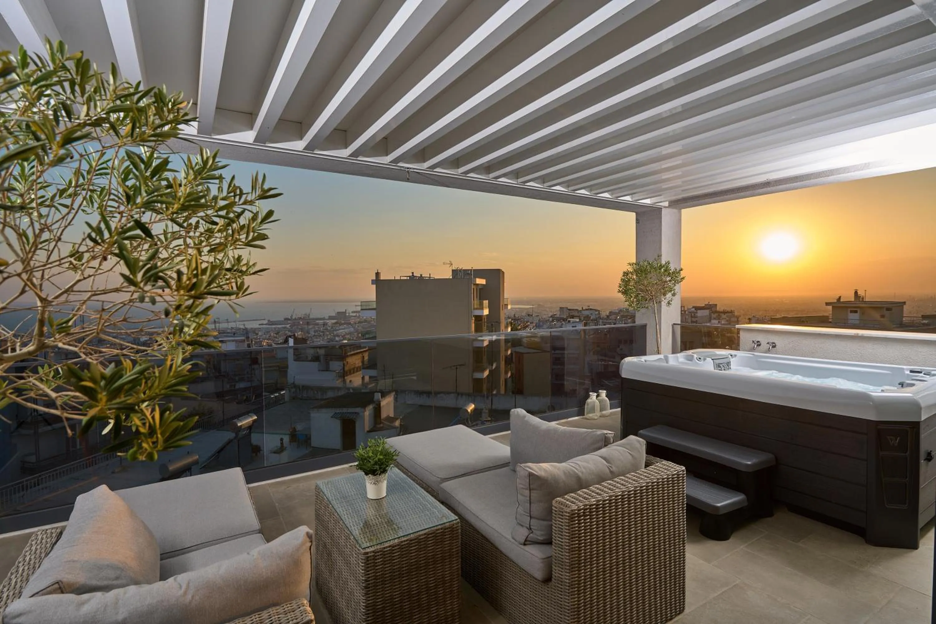 Hot Tub in SIGMA Suites Hotel