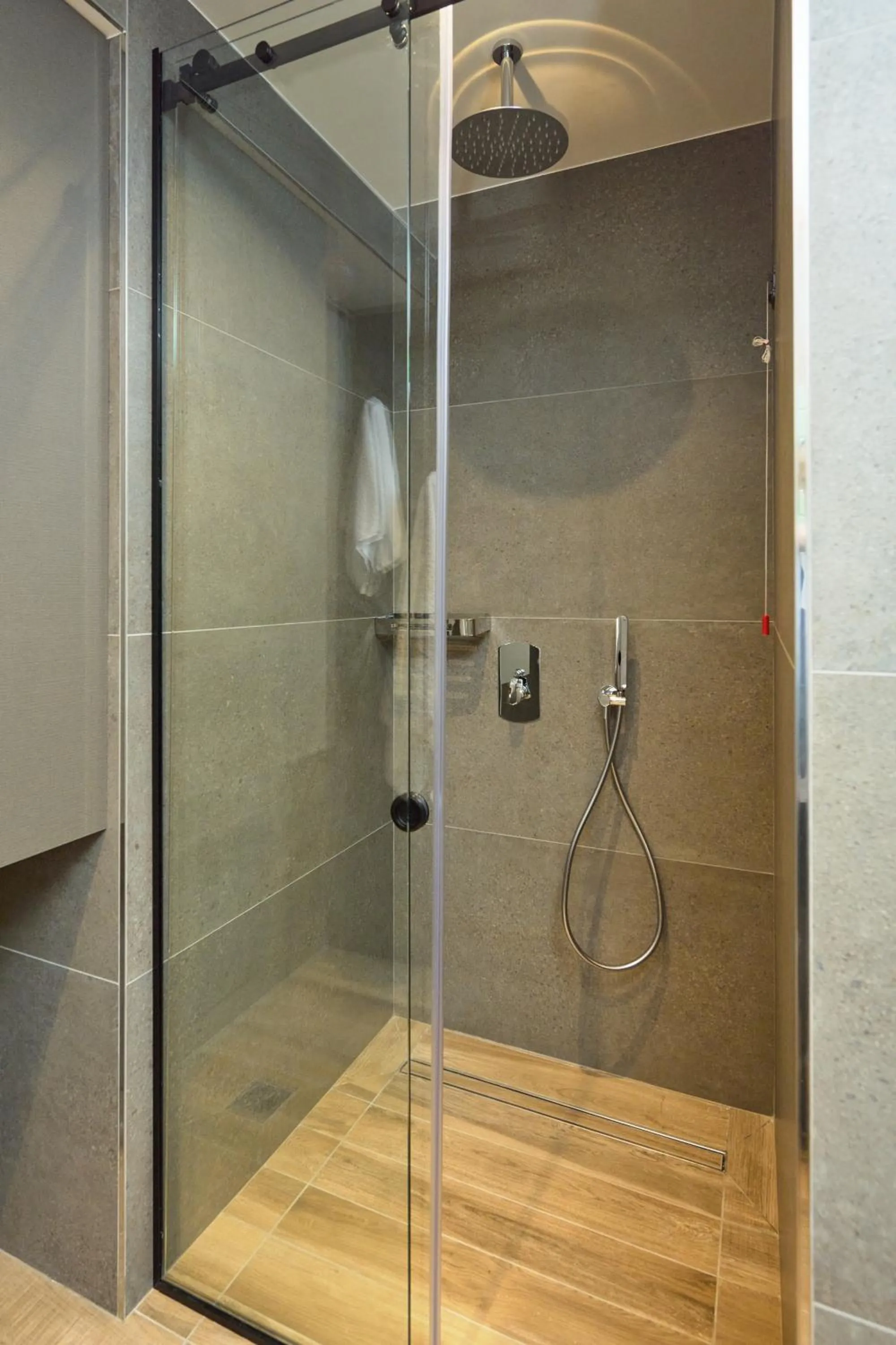 Shower in SIGMA Suites Hotel