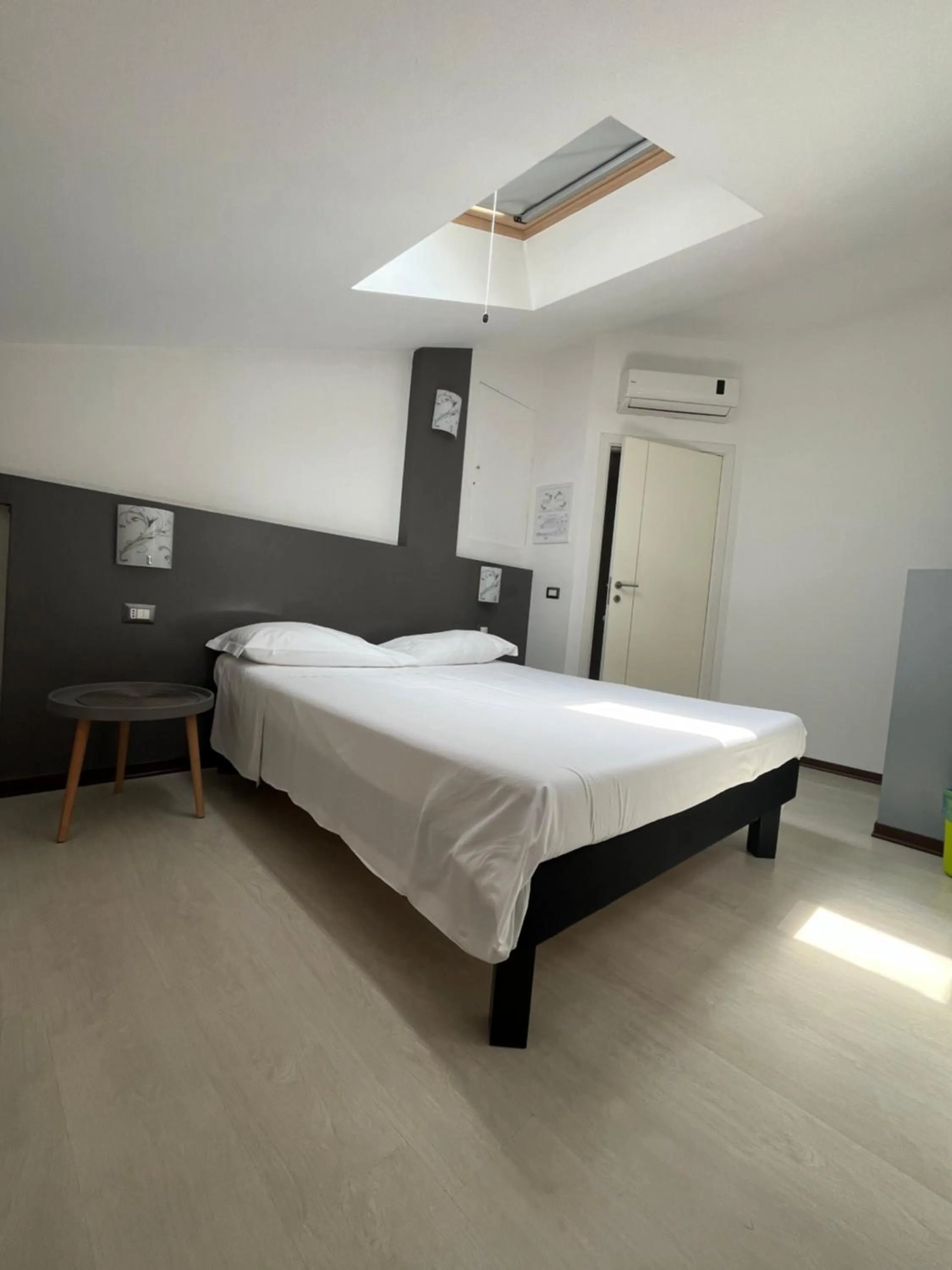 Bedroom, Bed in Bella Vita Guesthouse -parcheggio privato interno