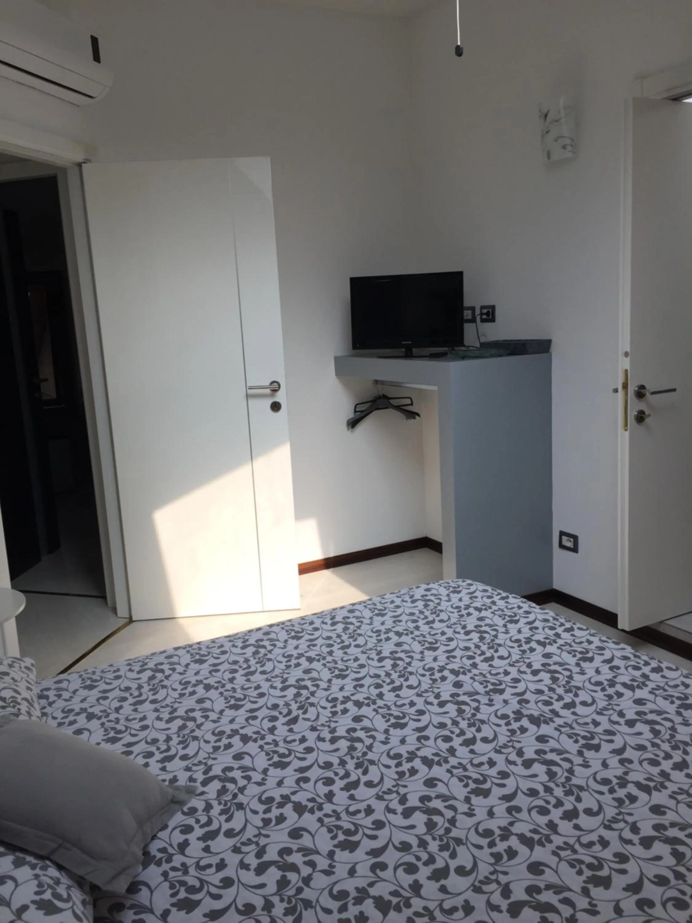 TV and multimedia, Bed in Bella Vita Guesthouse -parcheggio privato interno