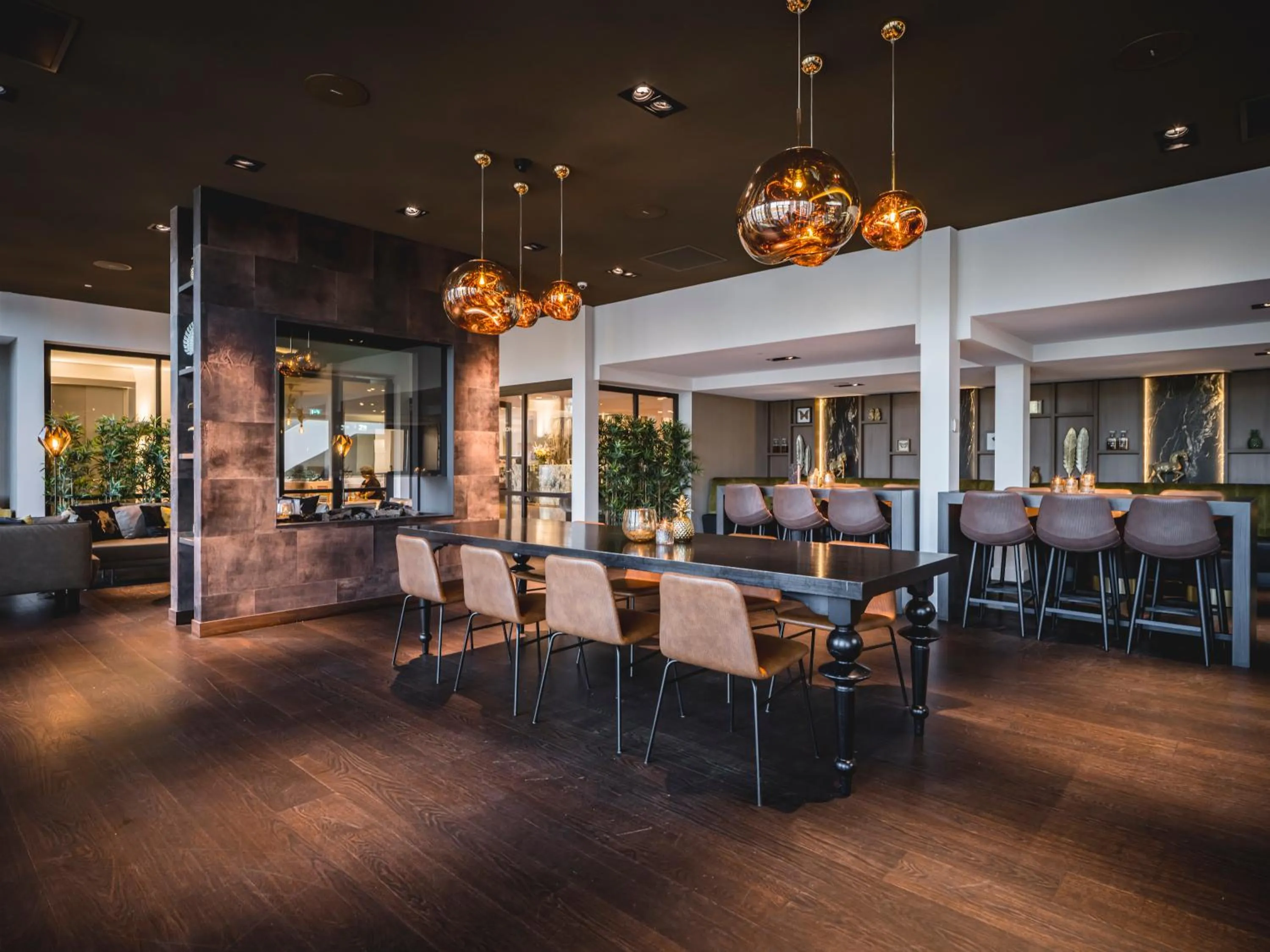 Lounge or bar in Van der Valk Hotel Heerlen