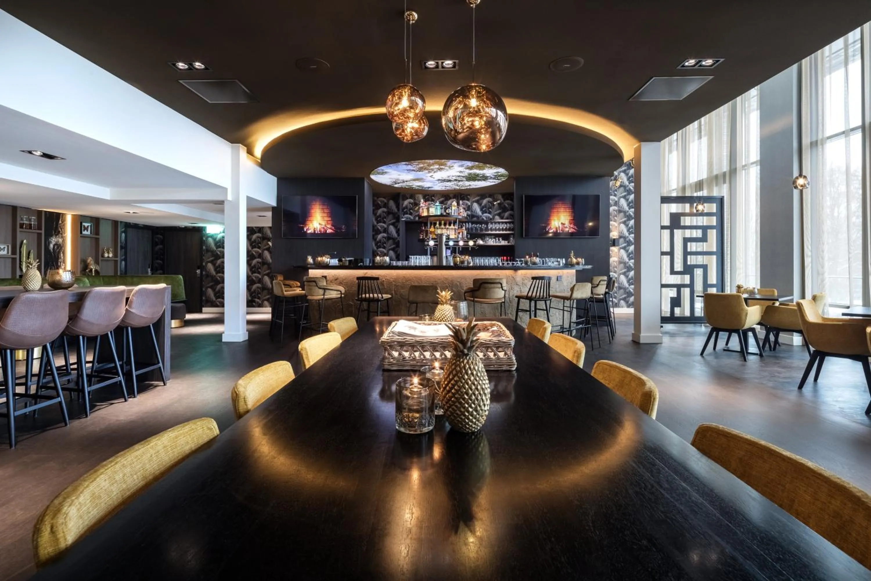 Lounge or bar in Van der Valk Hotel Heerlen