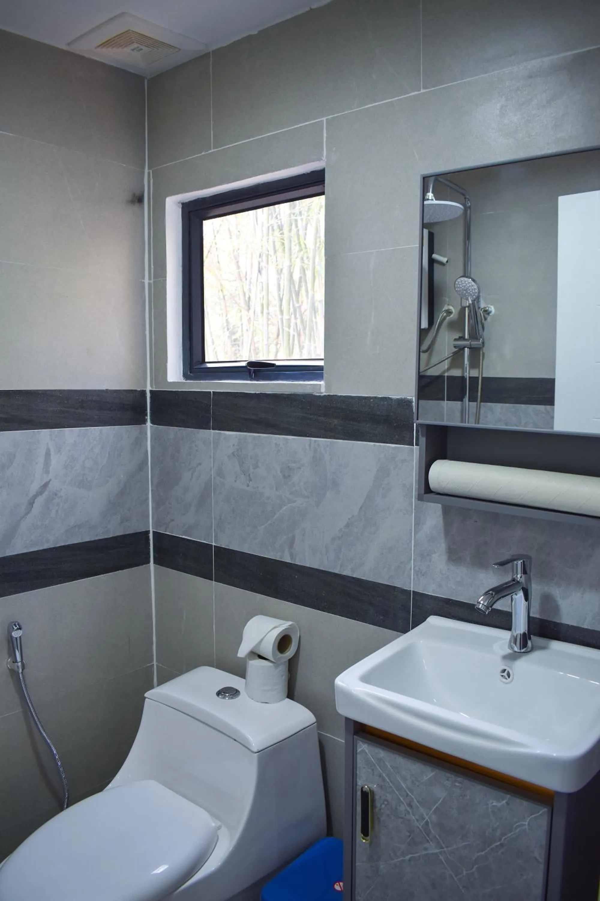 Bathroom in Dara Express Inn by Angkor Green Gardens