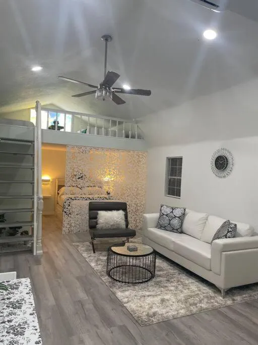 The Tiny Cottage in the Springs/ Central FL