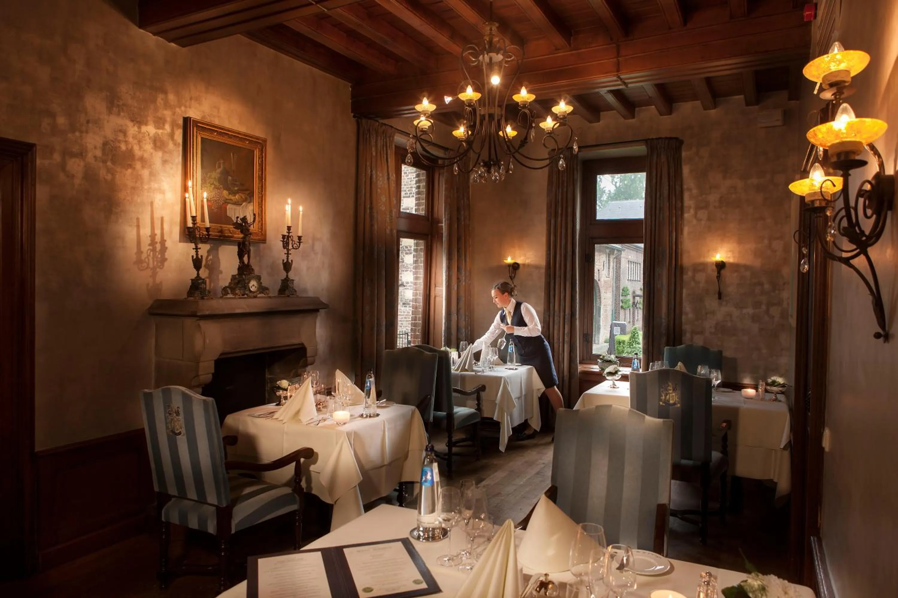 Restaurant/places to eat in Van der Valk Hotel Kasteel Terworm
