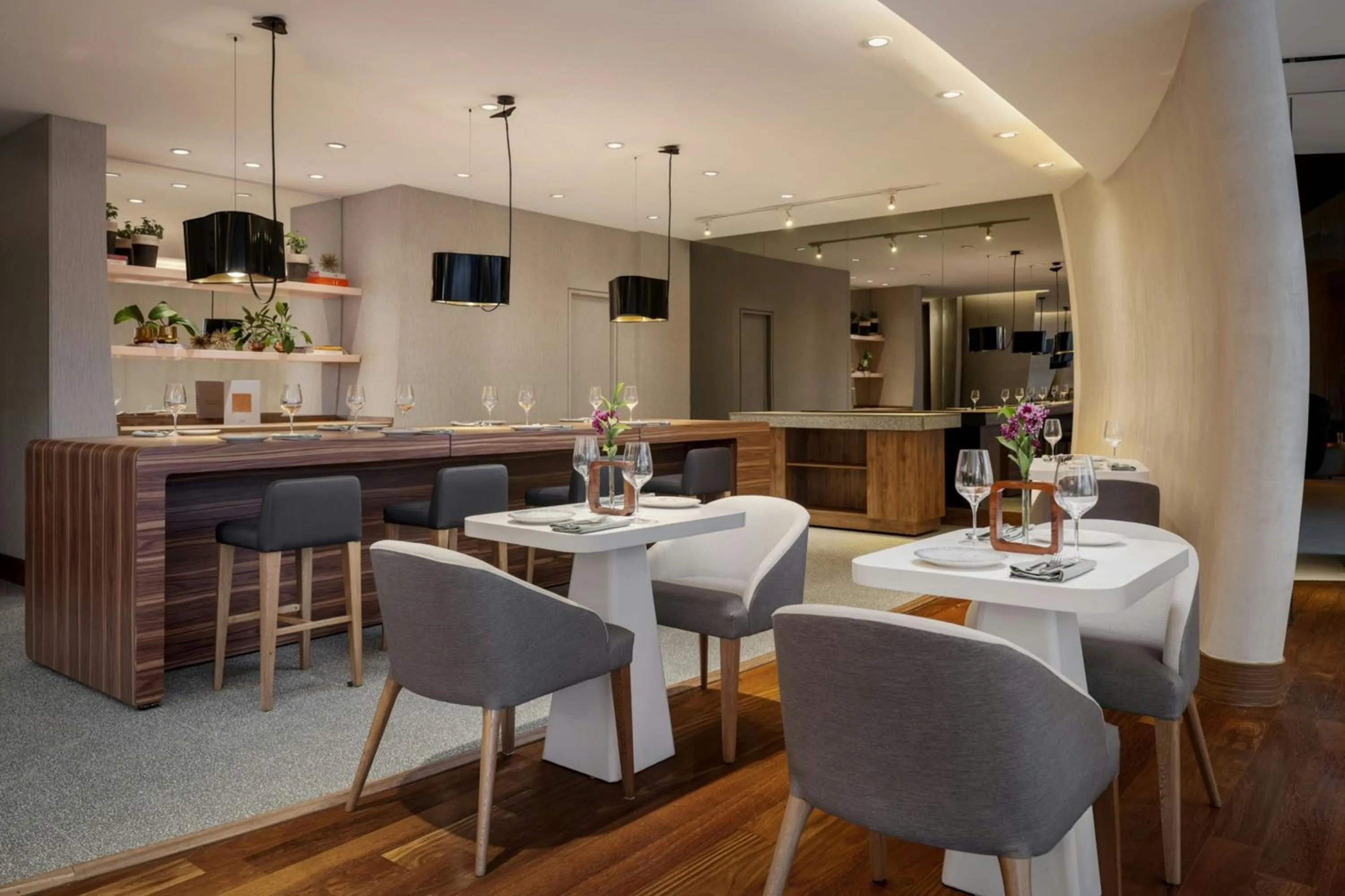 Restaurant/places to eat in W Bogota